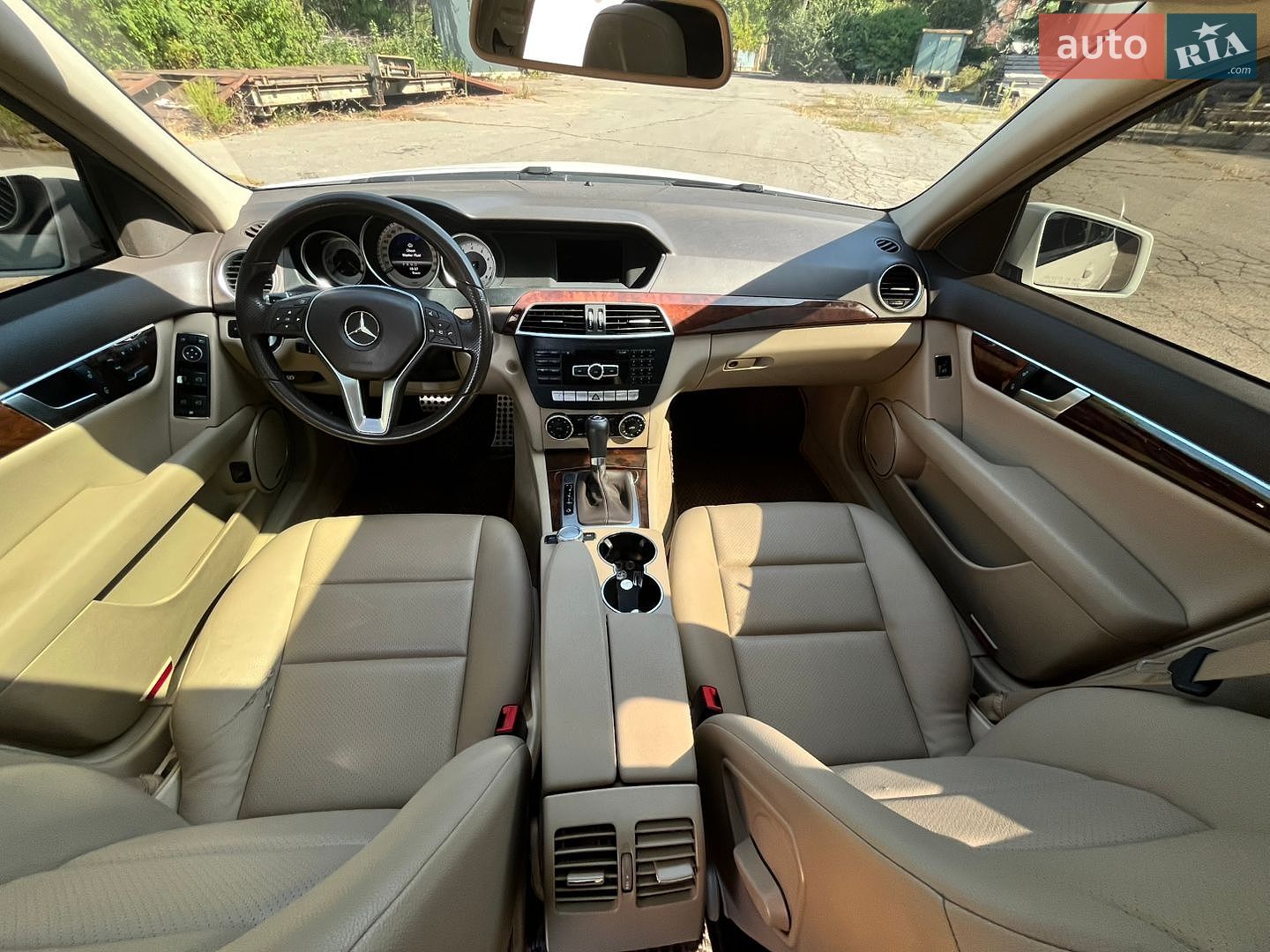 Mercedes-Benz C-Class 2013 VIN WDDGF4HB6DR289600 фото оголошення 18 з 23