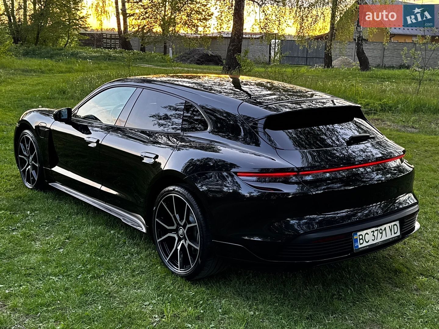Porsche Taycan 2022 VIN WP0ZZZY10PSA69335 фото оголошення 46 з 78