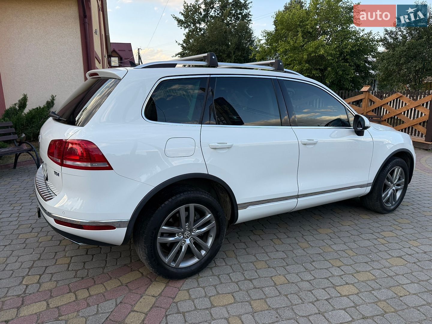 Volkswagen Touareg 2015 VIN WVGEP9BP9GD000917 фото оголошення 14 з 45