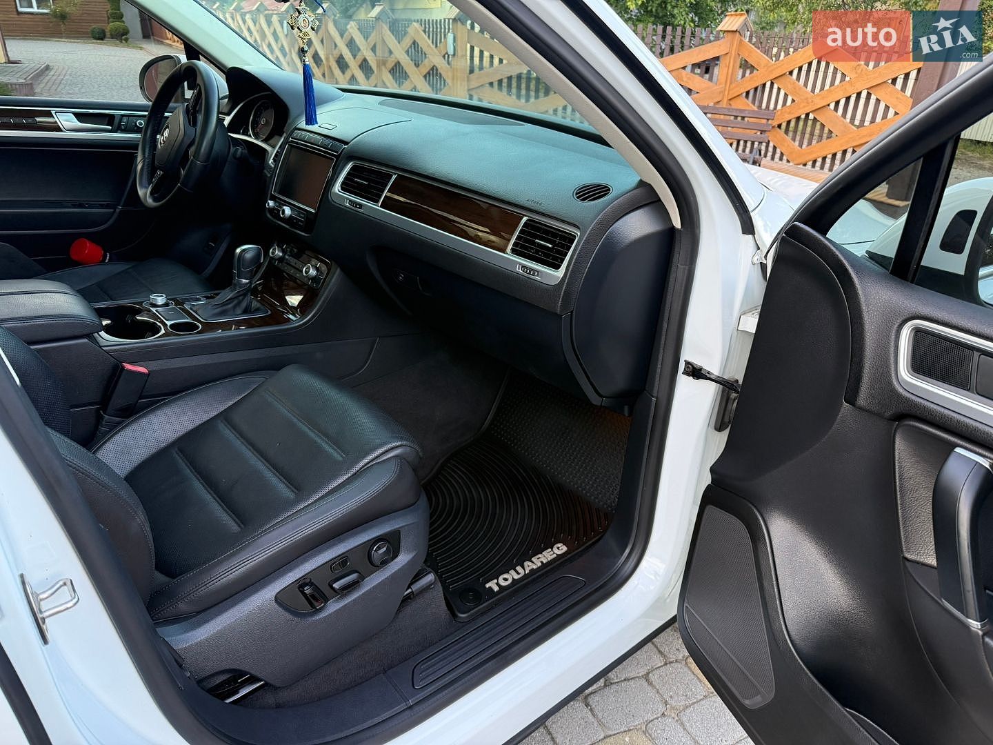 Volkswagen Touareg 2015 VIN WVGEP9BP9GD000917 фото оголошення 22 з 45