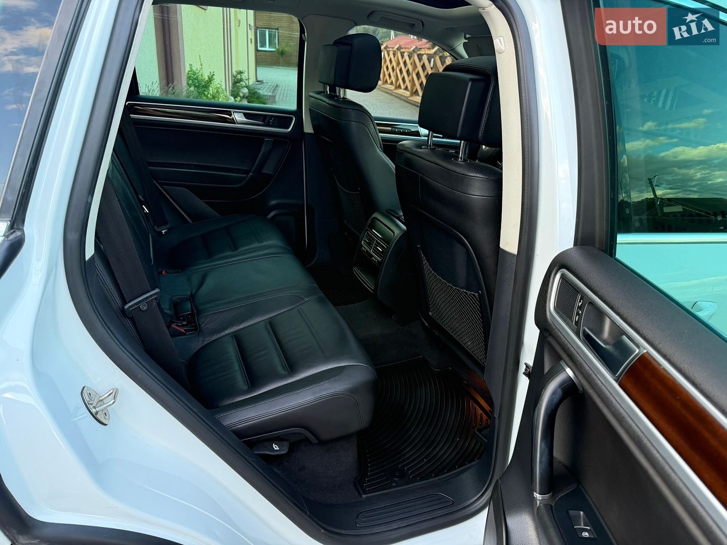 Volkswagen Touareg 2015 VIN WVGEP9BP9GD000917 фото оголошення 26 з 45