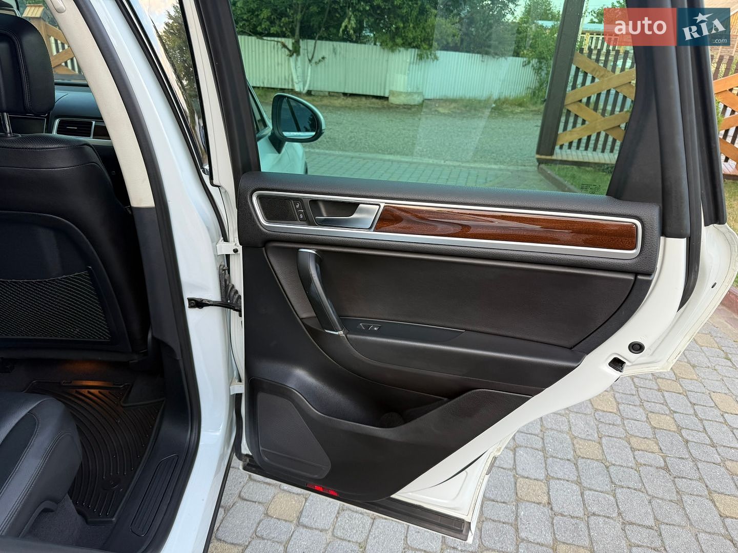 Volkswagen Touareg 2015 VIN WVGEP9BP9GD000917 фото оголошення 27 з 45