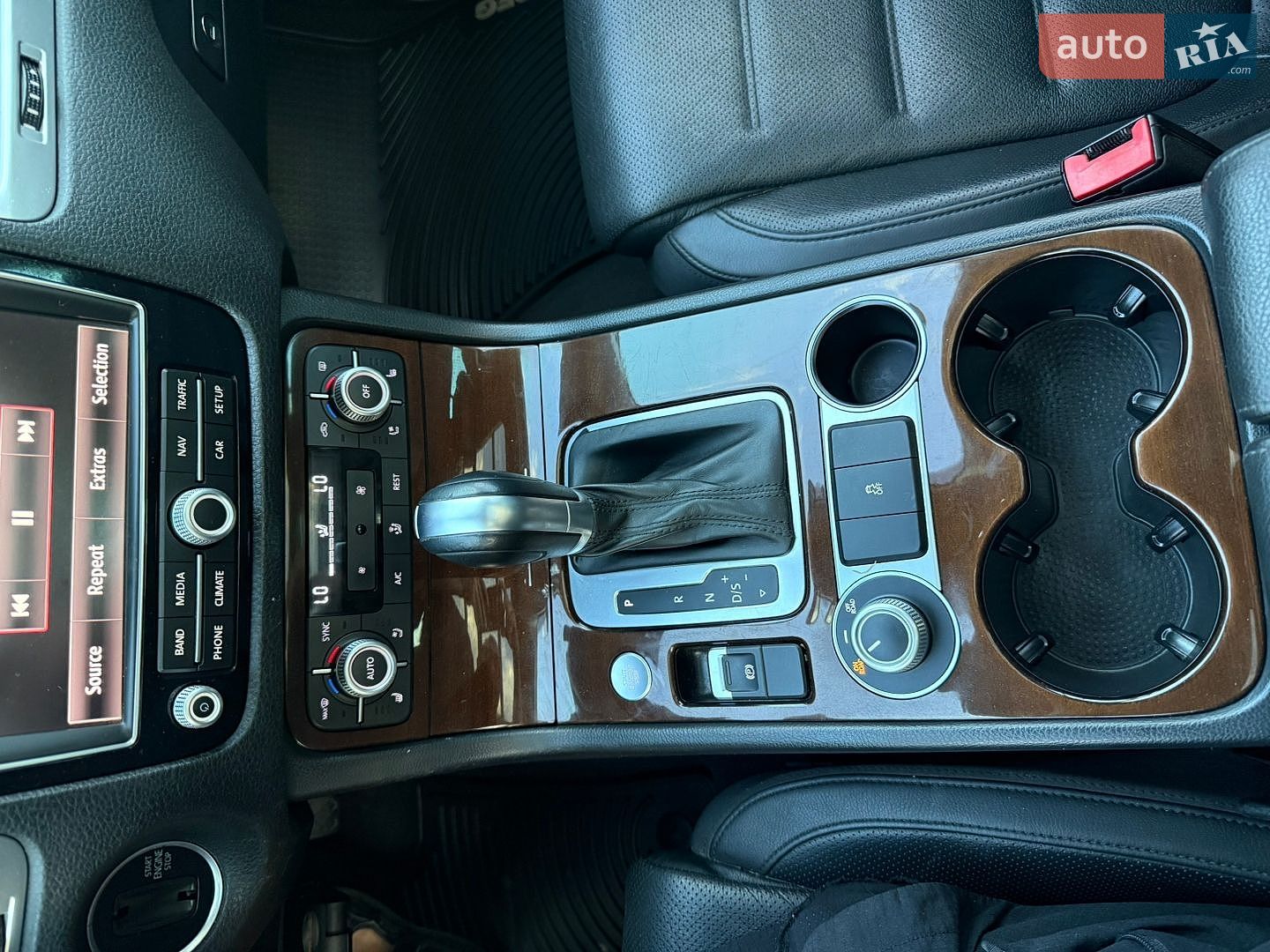 Volkswagen Touareg 2015 VIN WVGEP9BP9GD000917 фото оголошення 38 з 45