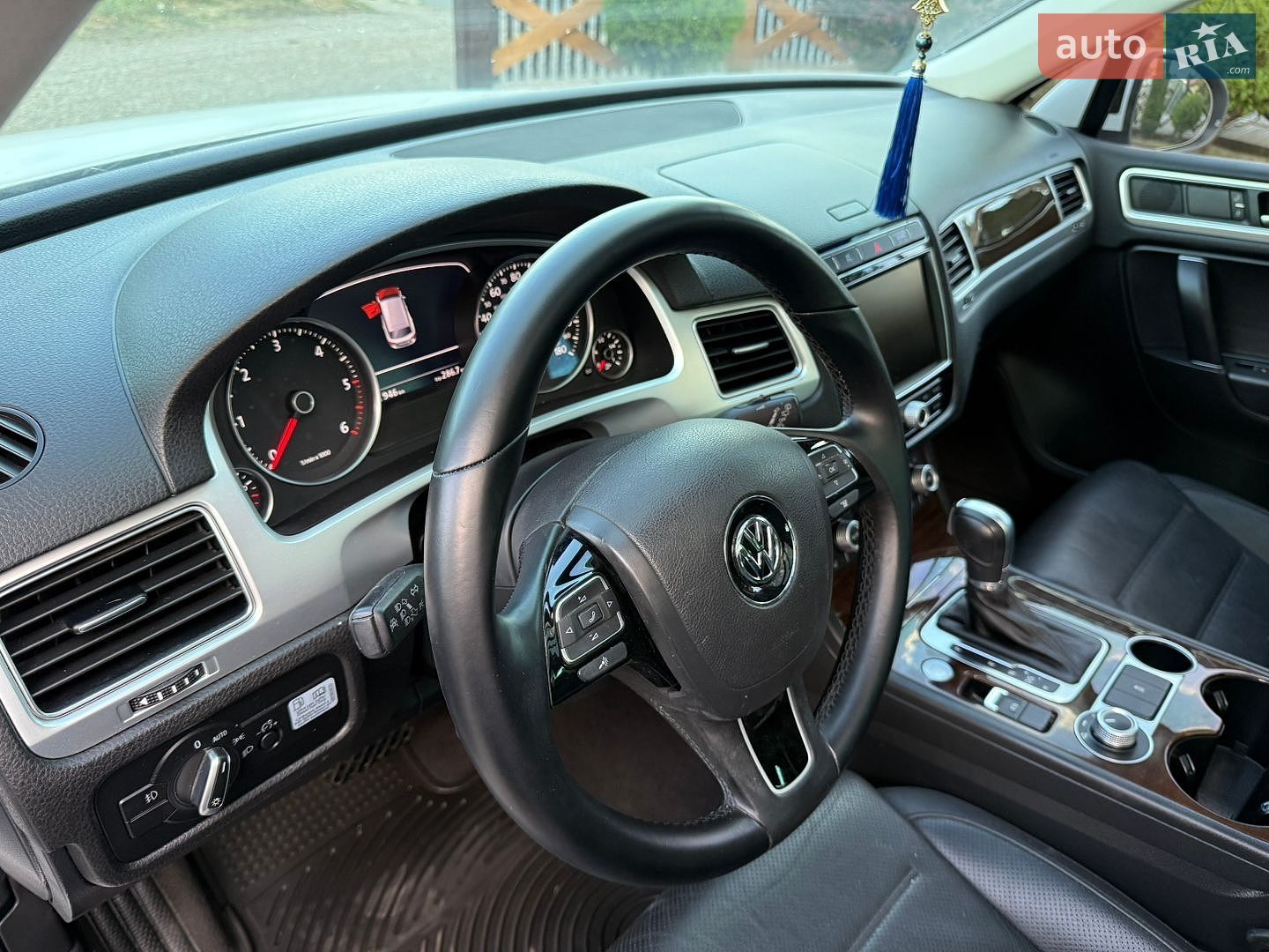 Volkswagen Touareg 2015 VIN WVGEP9BP9GD000917 фото оголошення 39 з 45