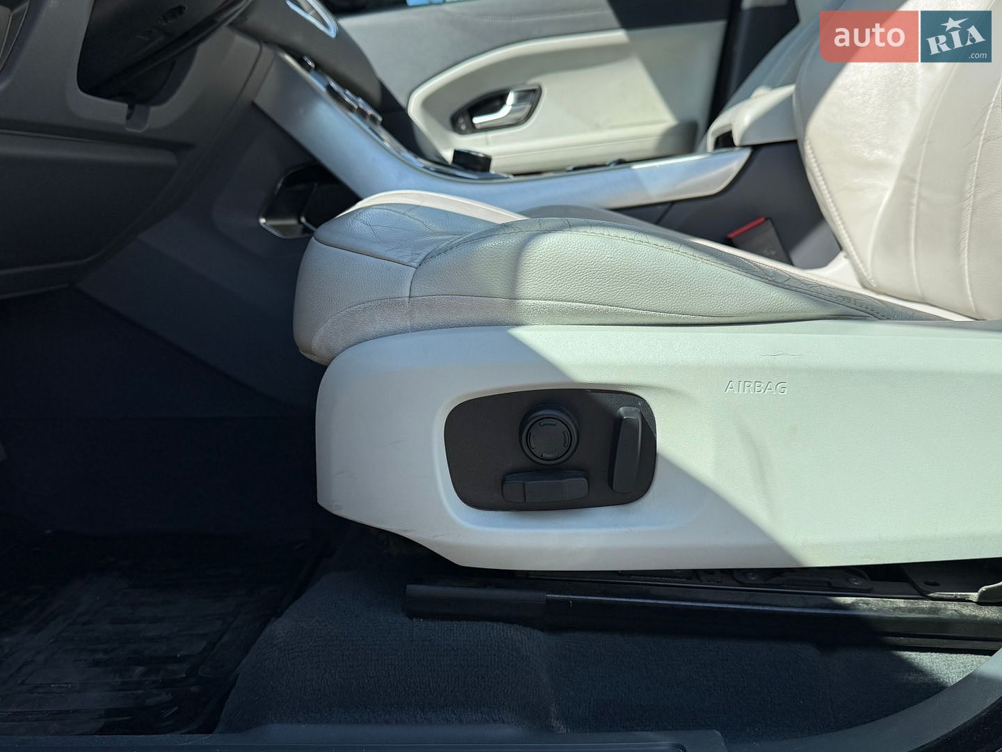 Land Rover Range Rover Evoque 2016 VIN SALVP2BG6HH198578 фото оголошення 22 з 41