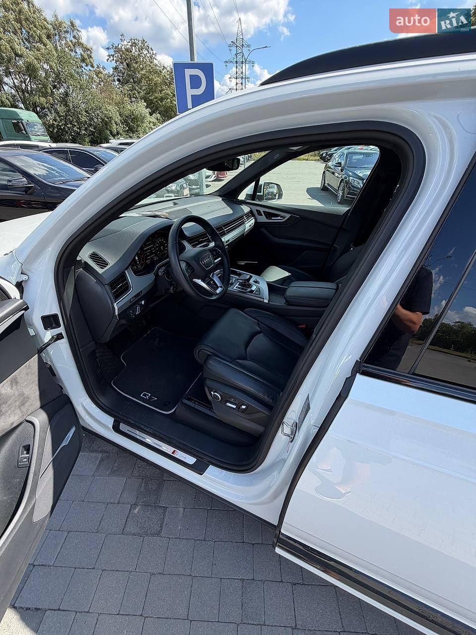 Audi Q7 2018 VIN WAUZZZ4M7KD015781 фото оголошення 14 з 47