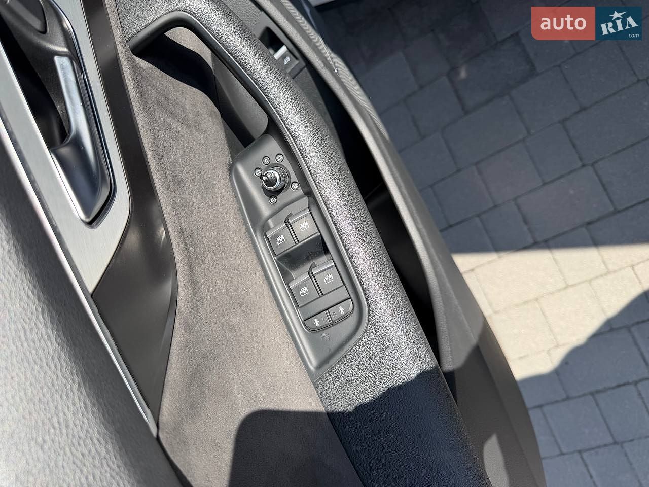 Audi Q7 2018 VIN WAUZZZ4M7KD015781 фото оголошення 19 з 47