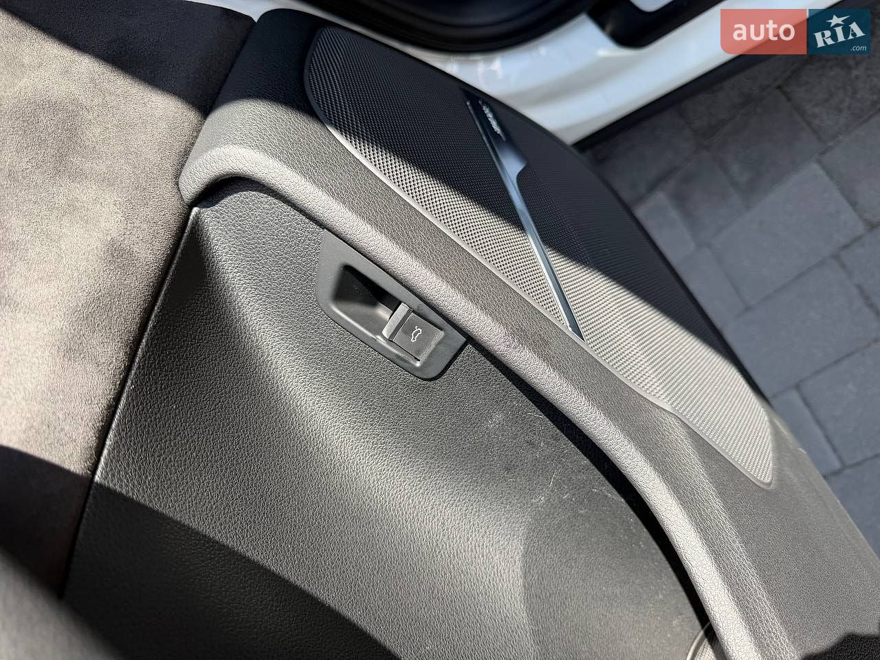 Audi Q7 2018 VIN WAUZZZ4M7KD015781 фото оголошення 20 з 47