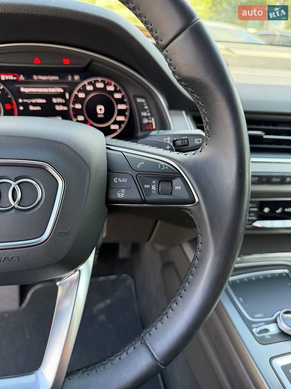 Audi Q7 2018 VIN WAUZZZ4M7KD015781 фото оголошення 27 з 47