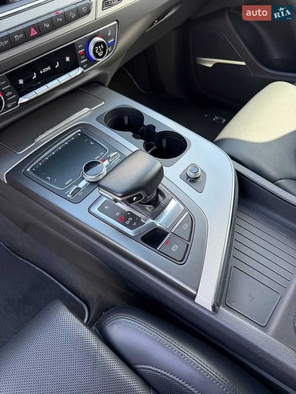 Audi Q7 2018 VIN WAUZZZ4M7KD015781 фото оголошення 31 з 47