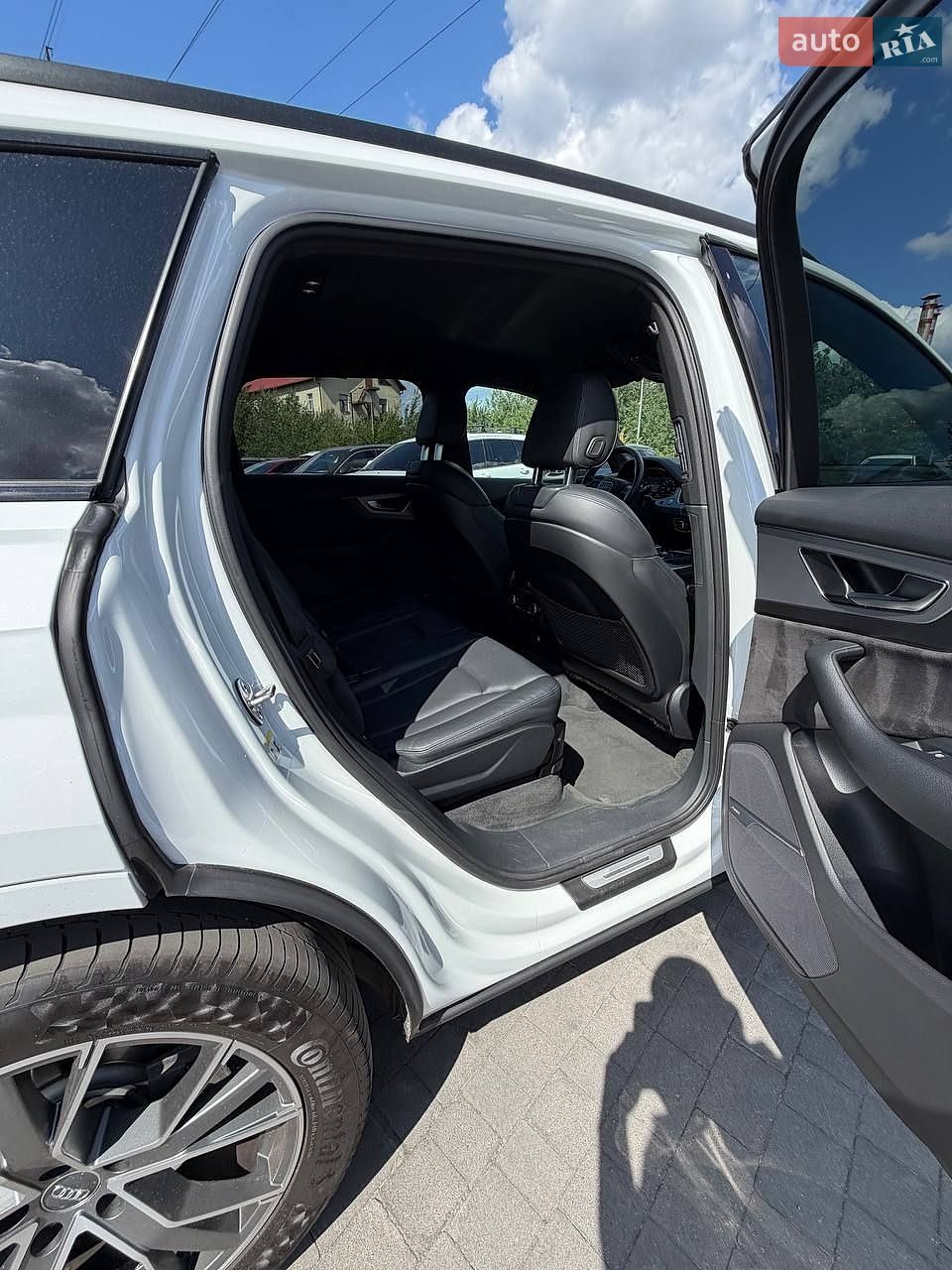 Audi Q7 2018 VIN WAUZZZ4M7KD015781 фото оголошення 36 з 47