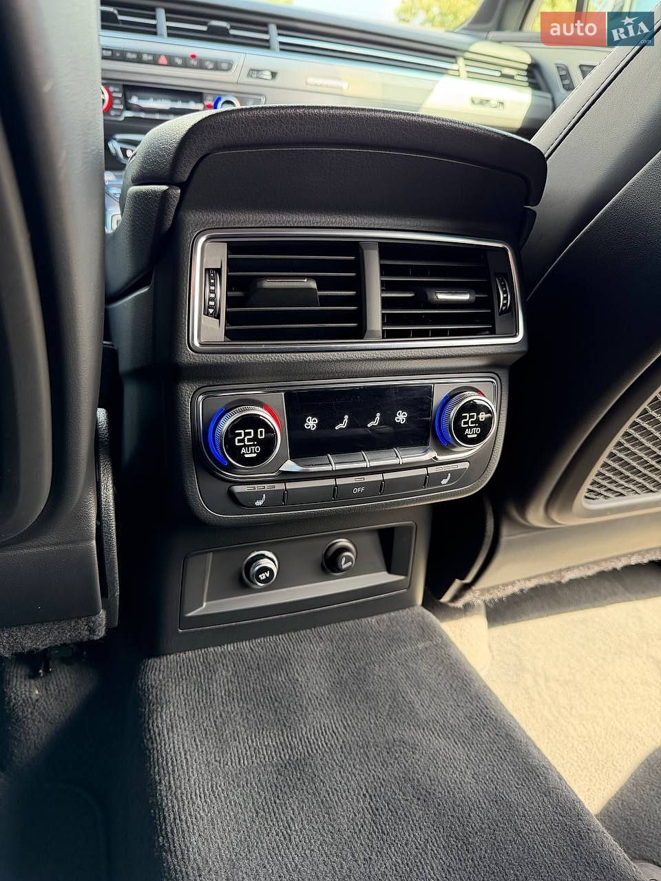 Audi Q7 2018 VIN WAUZZZ4M7KD015781 фото оголошення 37 з 47