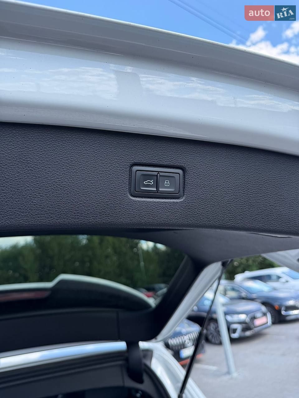 Audi Q7 2018 VIN WAUZZZ4M7KD015781 фото оголошення 43 з 47