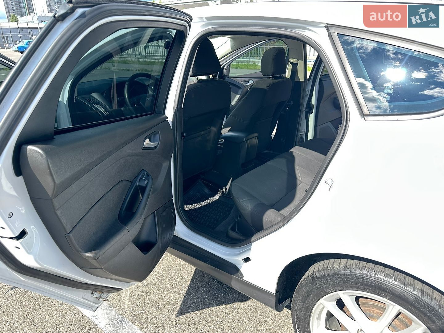 Ford Focus 2016 VIN 1FADP3K20GL296343 фото оголошення 11 з 16