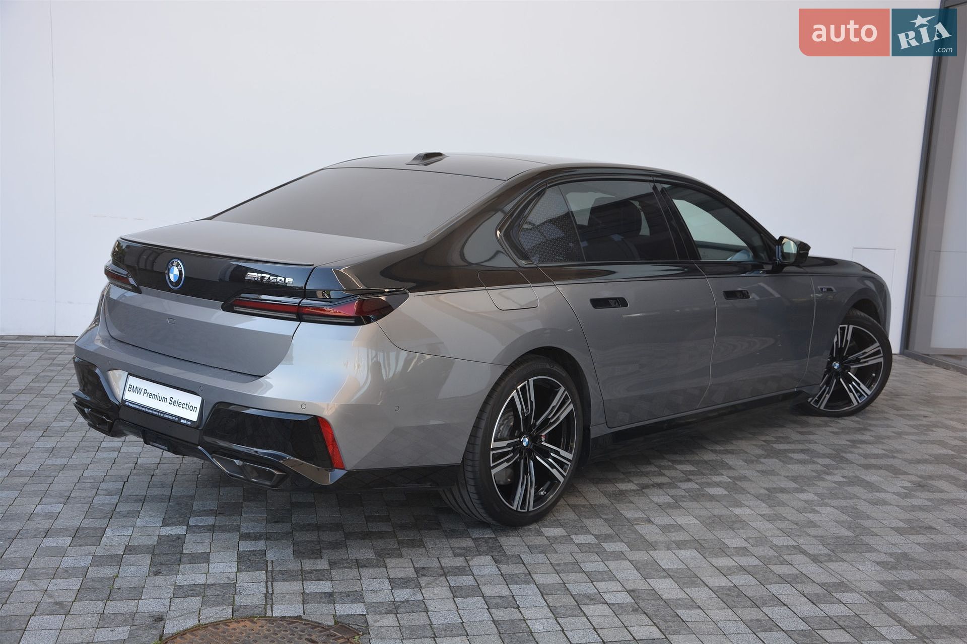BMW 7 Series 2025 VIN WBA51EH020CV55256 фото оголошення 3 з 10