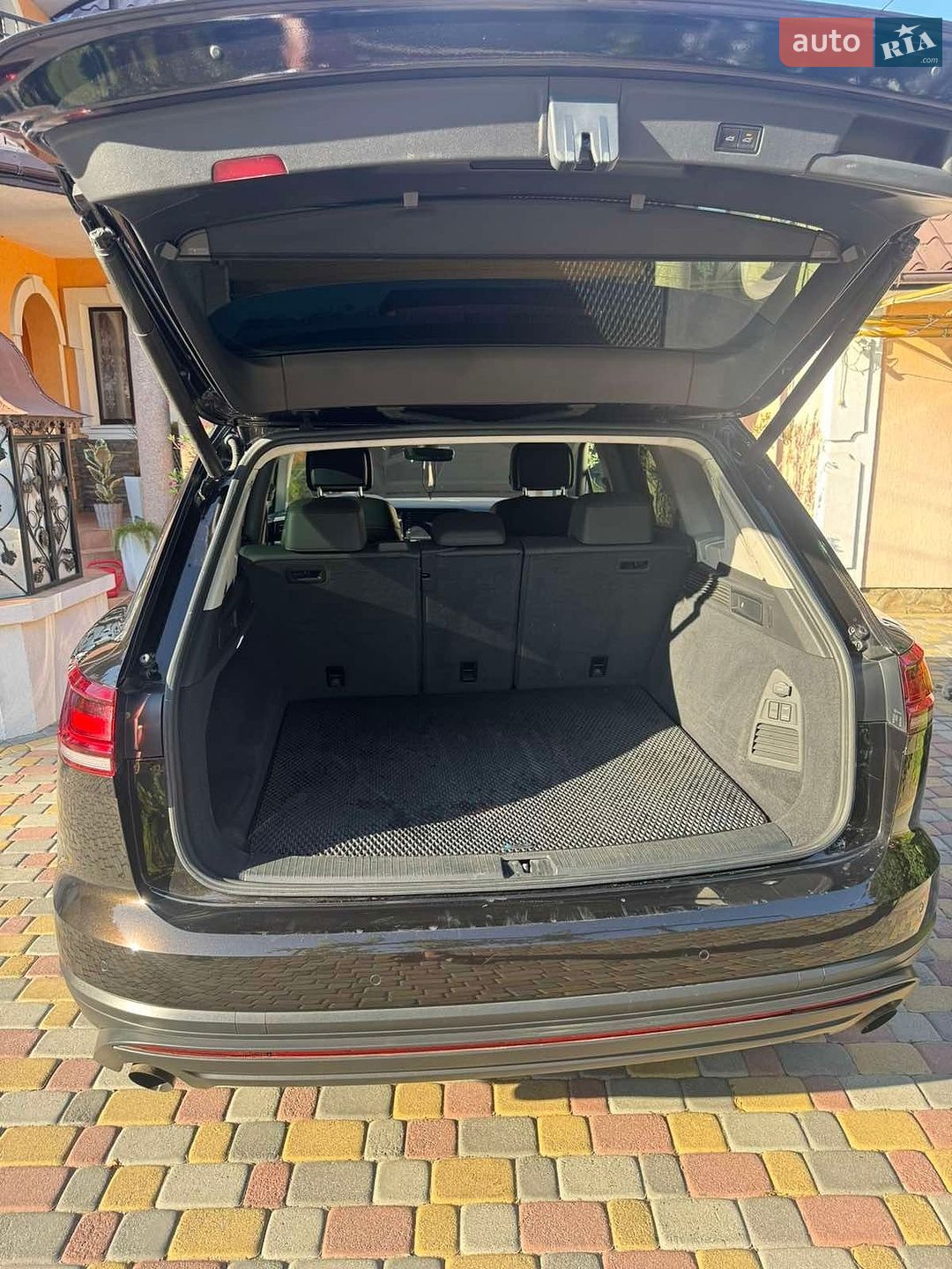 Volkswagen Touareg 2020 VIN WVGZZZCRZLD036457 фото оголошення 5 з 12