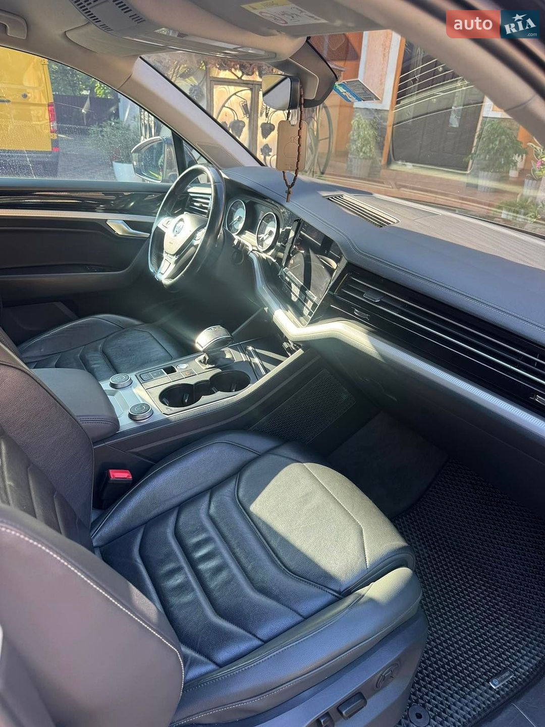Volkswagen Touareg 2020 VIN WVGZZZCRZLD036457 фото оголошення 8 з 12