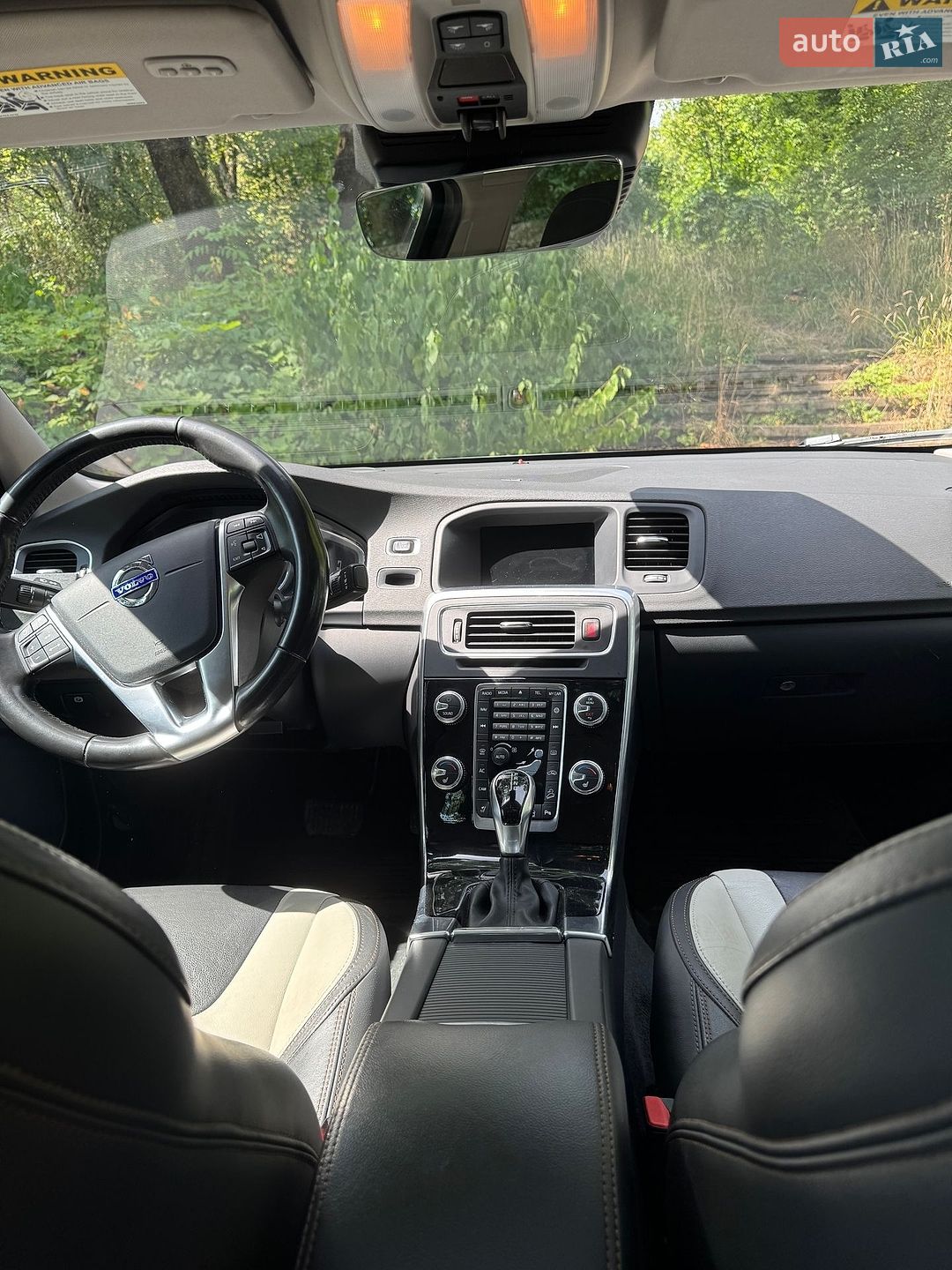 Volvo S60 2017 VIN YV440MUM1J2006527 фото оголошення 10 з 20