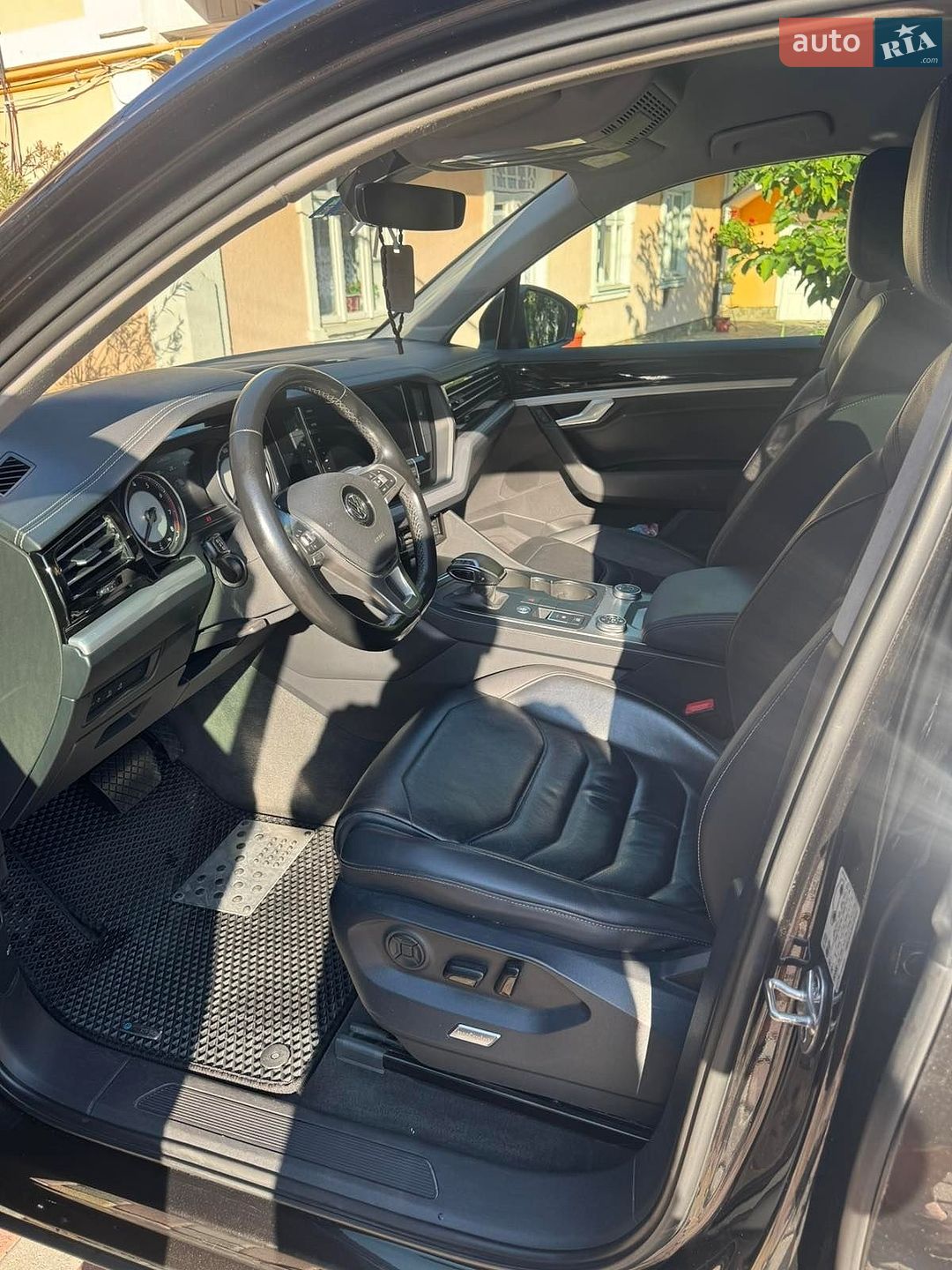 Volkswagen Touareg 2020 VIN WVGZZZCRZLD036457 фото оголошення 9 з 12