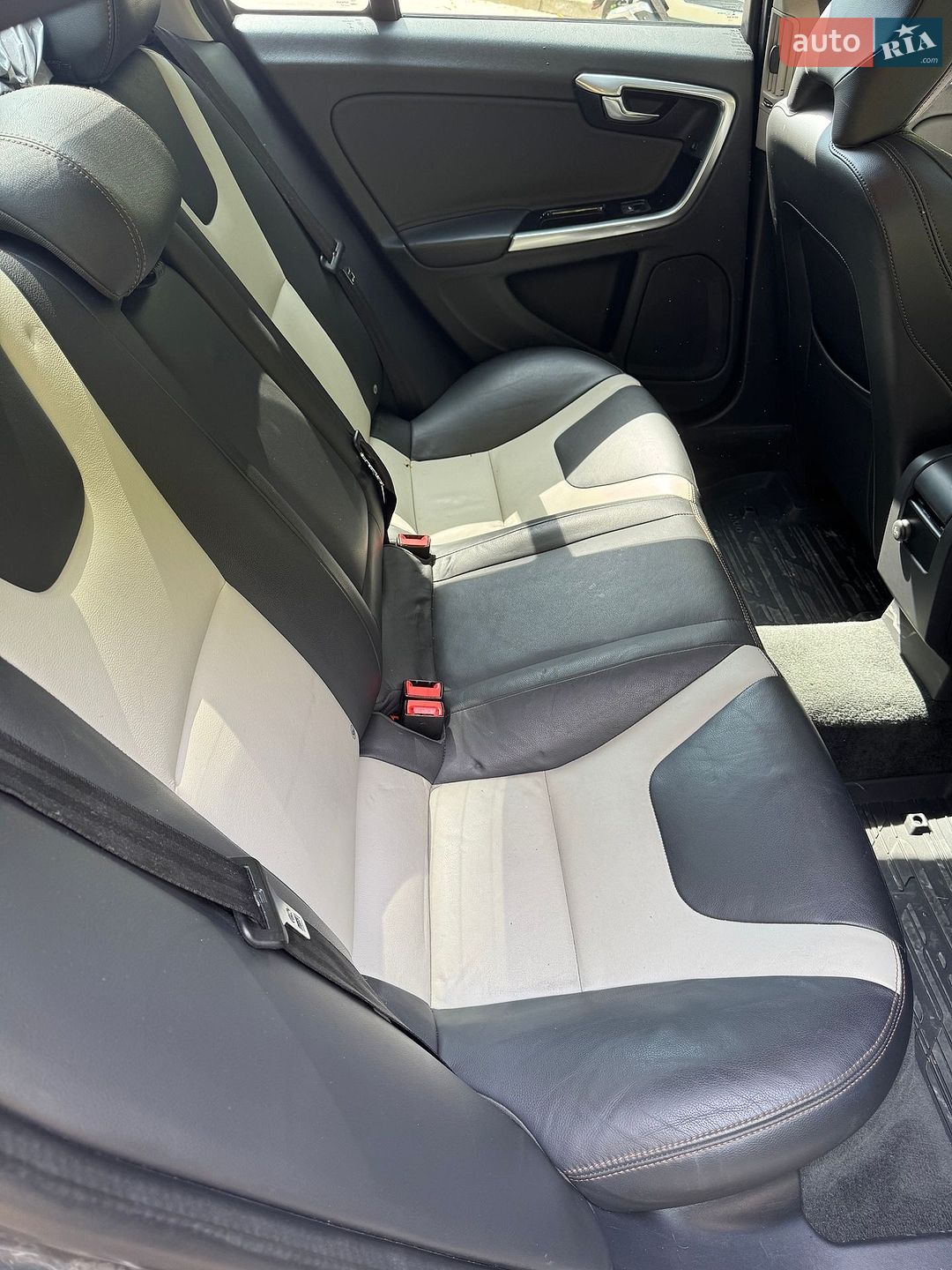 Volvo S60 2017 VIN YV440MUM1J2006527 фото оголошення 14 з 20