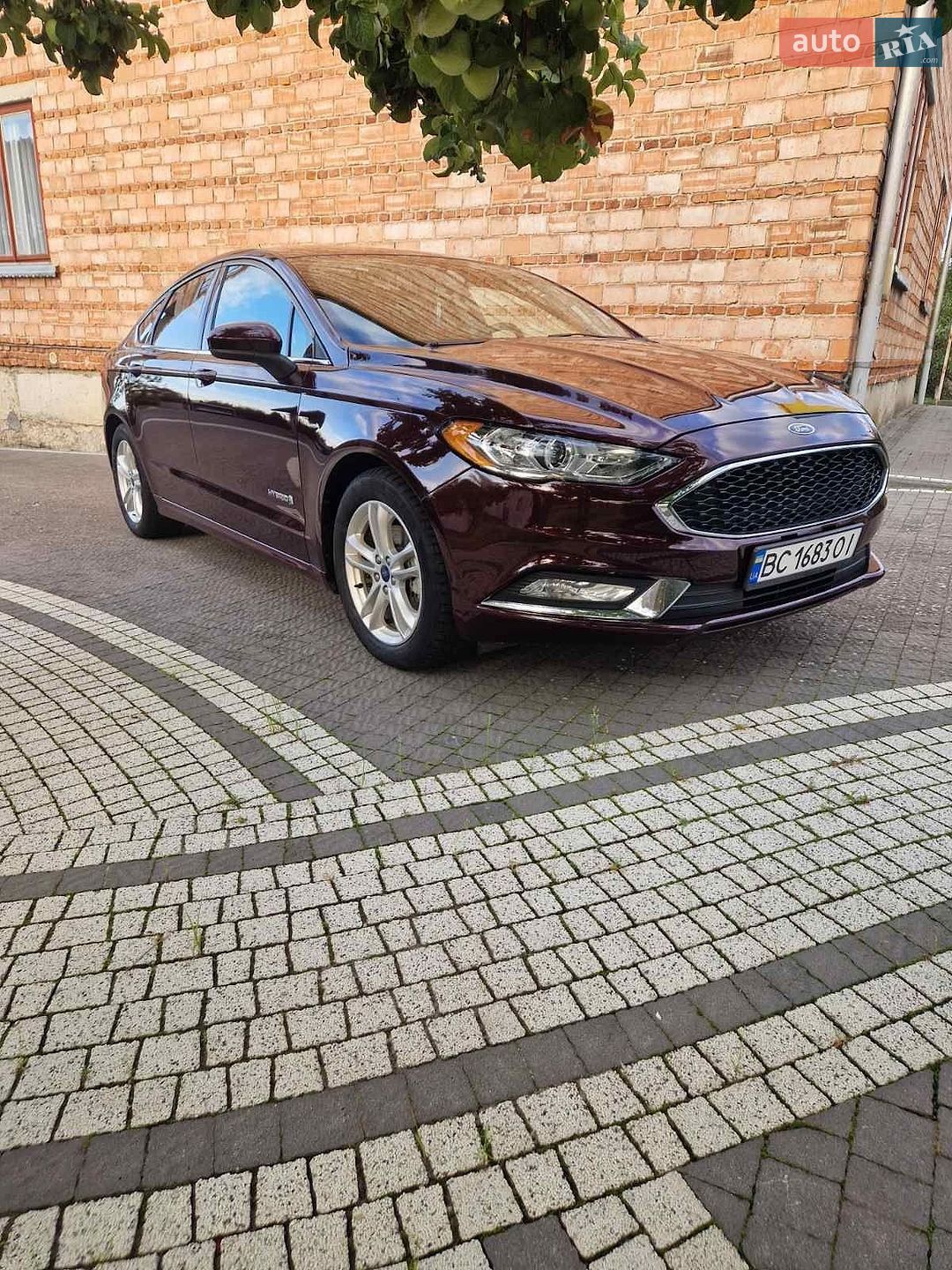 Ford Fusion 2018 VIN 3FA6P0LU7JR225141 фото оголошення 4 з 13