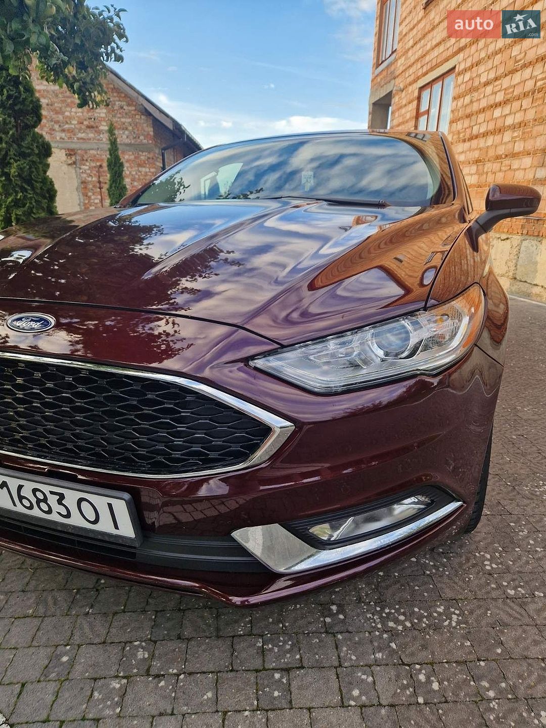 Ford Fusion 2018 VIN 3FA6P0LU7JR225141 фото оголошення 8 з 13