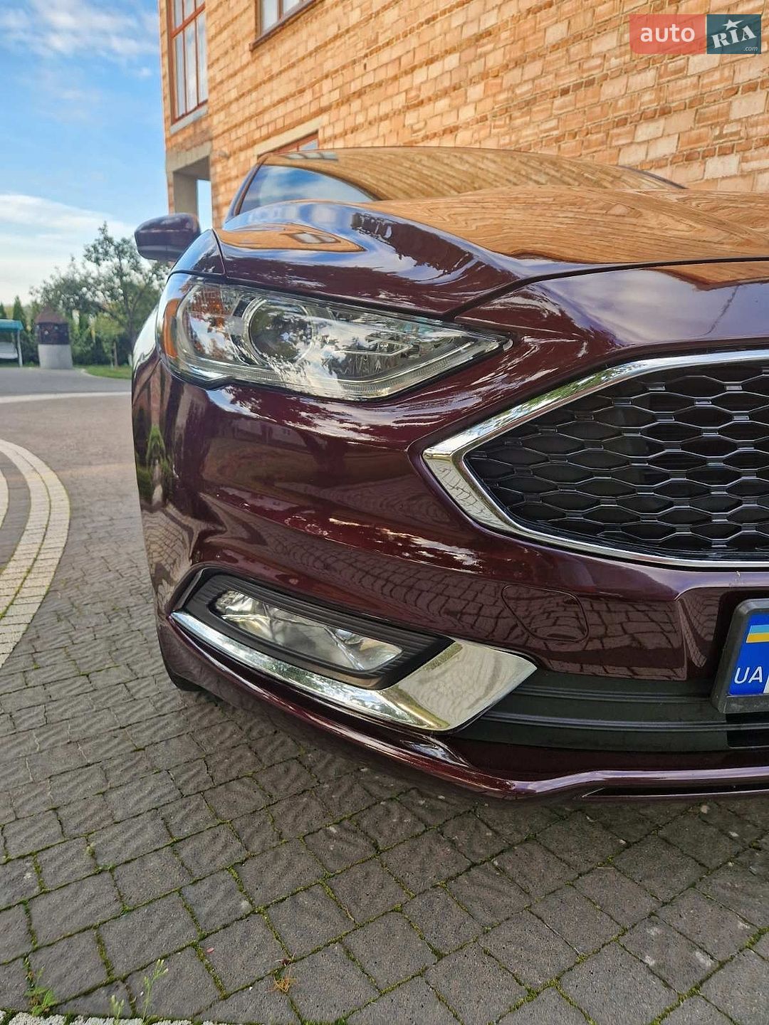 Ford Fusion 2018 VIN 3FA6P0LU7JR225141 фото оголошення 9 з 13