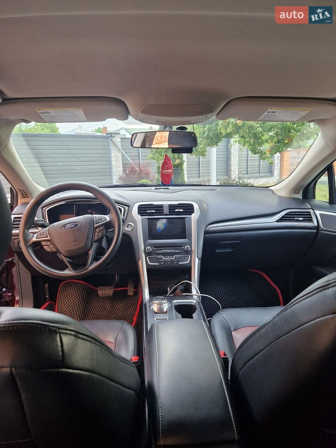 Ford Fusion 2018 VIN 3FA6P0LU7JR225141 фото оголошення 10 з 13
