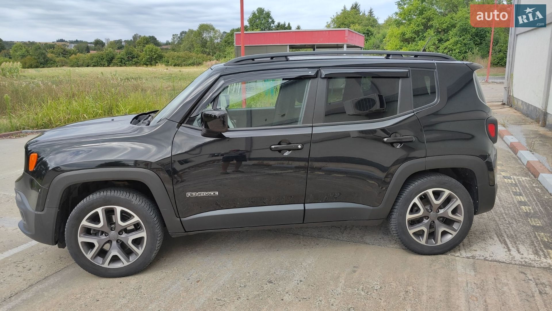 Jeep Renegade 2015 VIN ZACCJBBT1FPC29786 фото оголошення 3 з 23