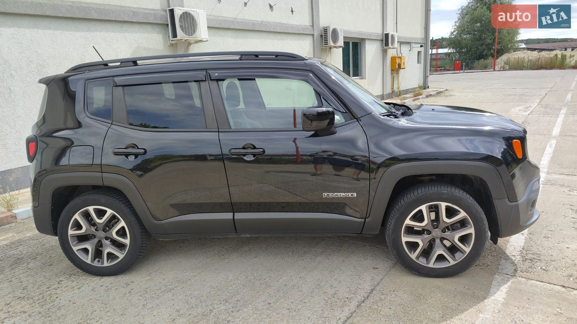 Jeep Renegade 2015 VIN ZACCJBBT1FPC29786 фото оголошення 4 з 23