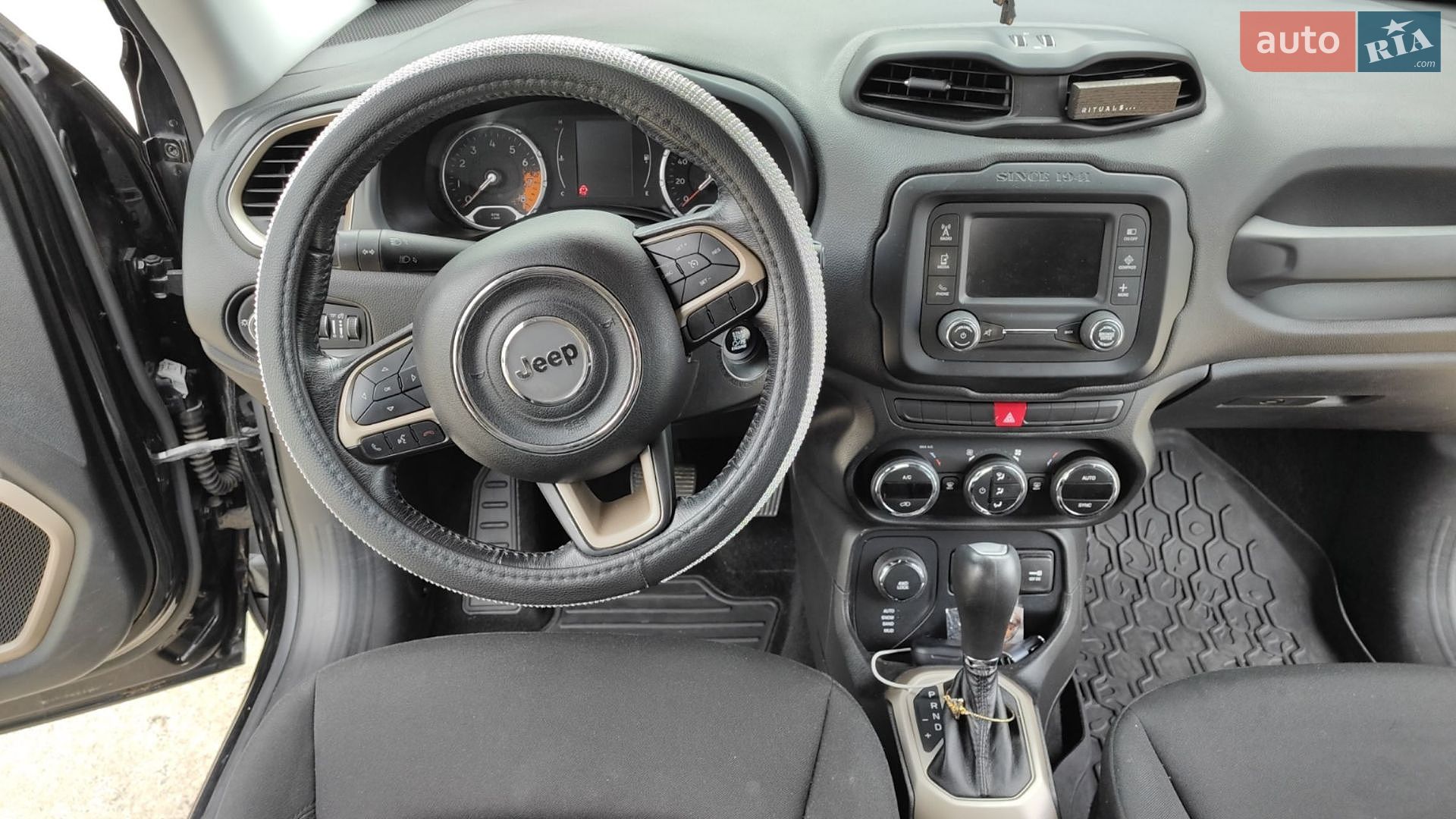 Jeep Renegade 2015 VIN ZACCJBBT1FPC29786 фото оголошення 13 з 23