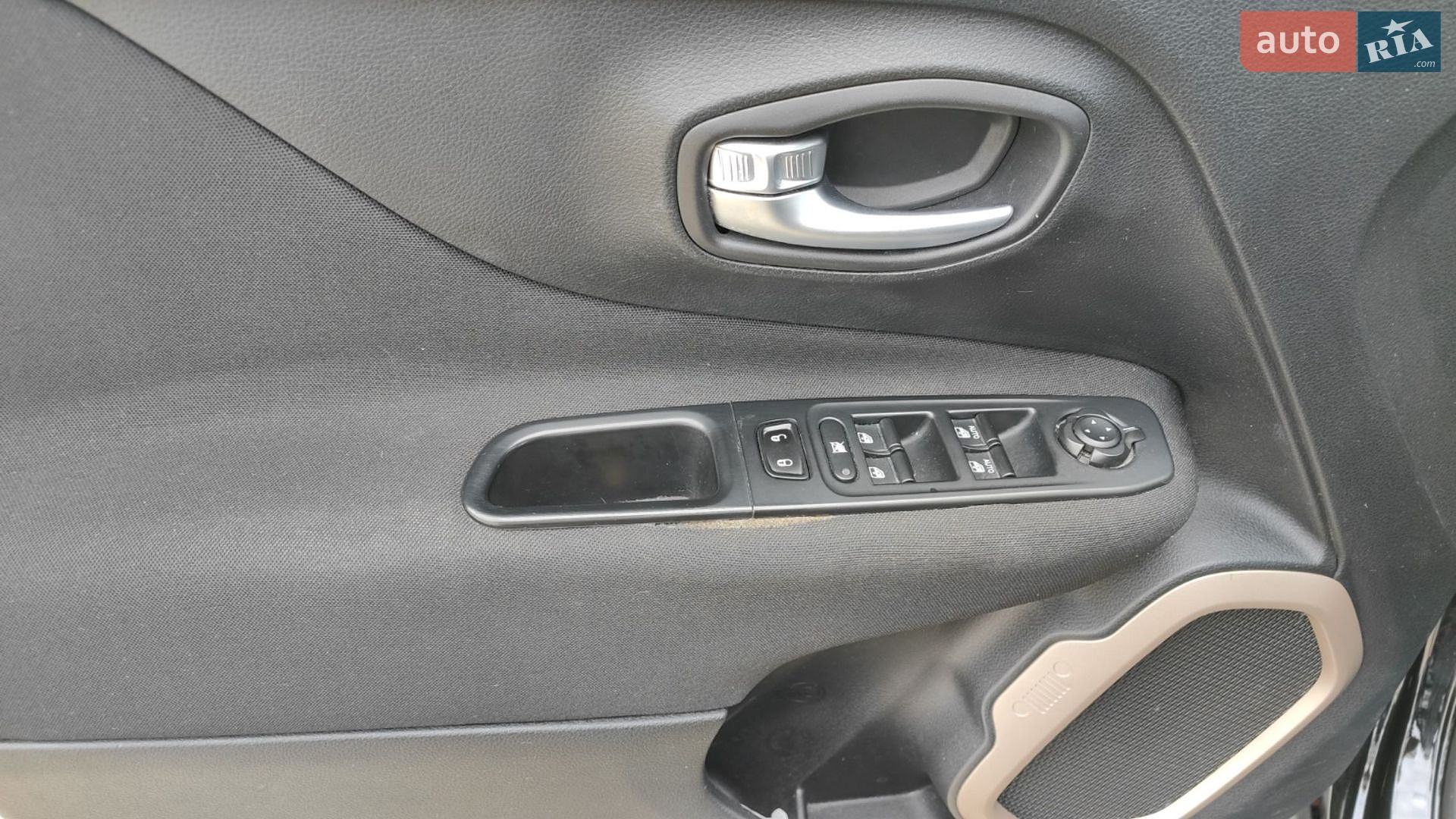 Jeep Renegade 2015 VIN ZACCJBBT1FPC29786 фото оголошення 11 з 23