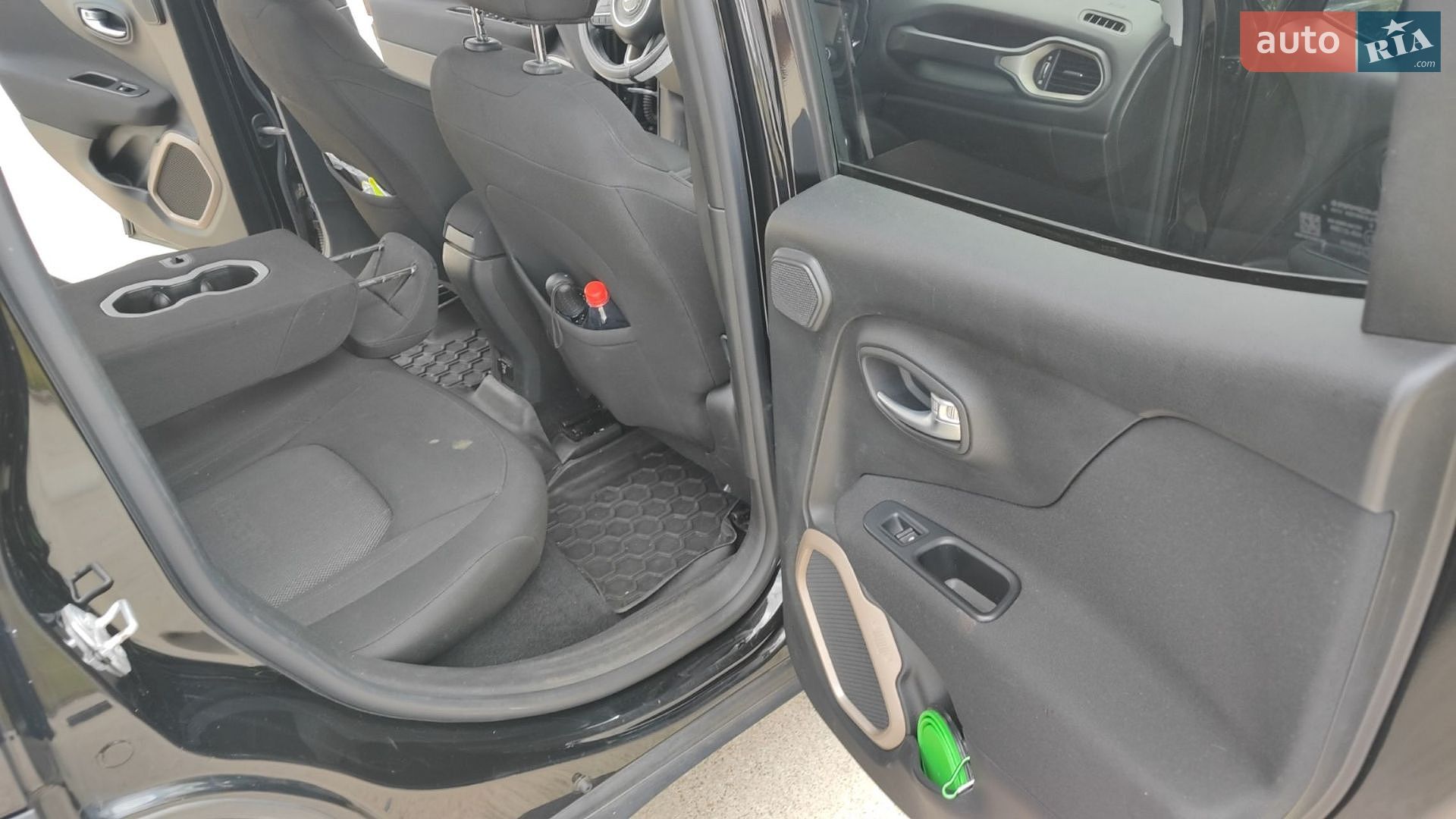 Jeep Renegade 2015 VIN ZACCJBBT1FPC29786 фото оголошення 20 з 23