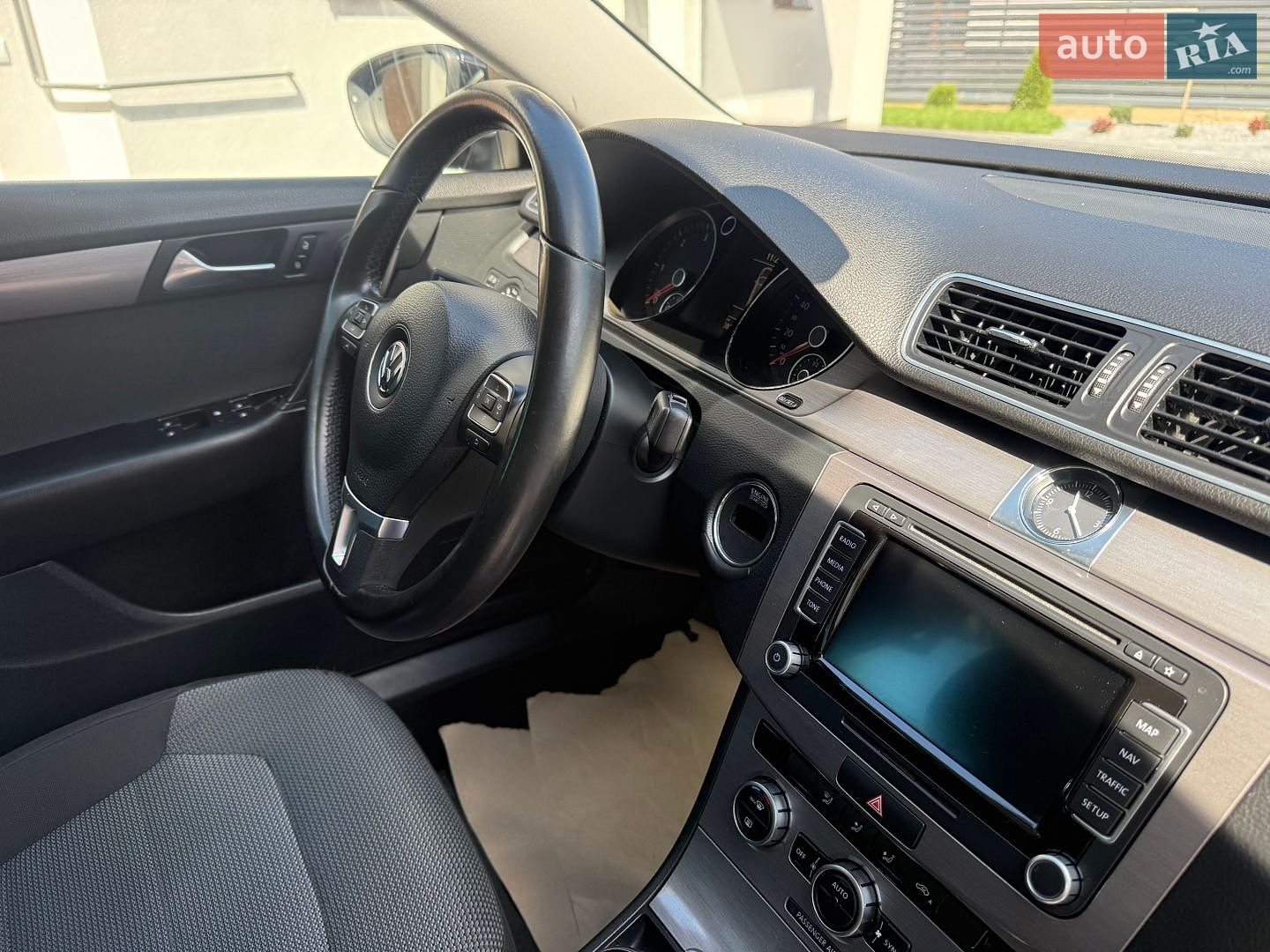 Volkswagen Passat 2014 VIN WVWZZZ3CZEE141147 фото оголошення 17 з 35