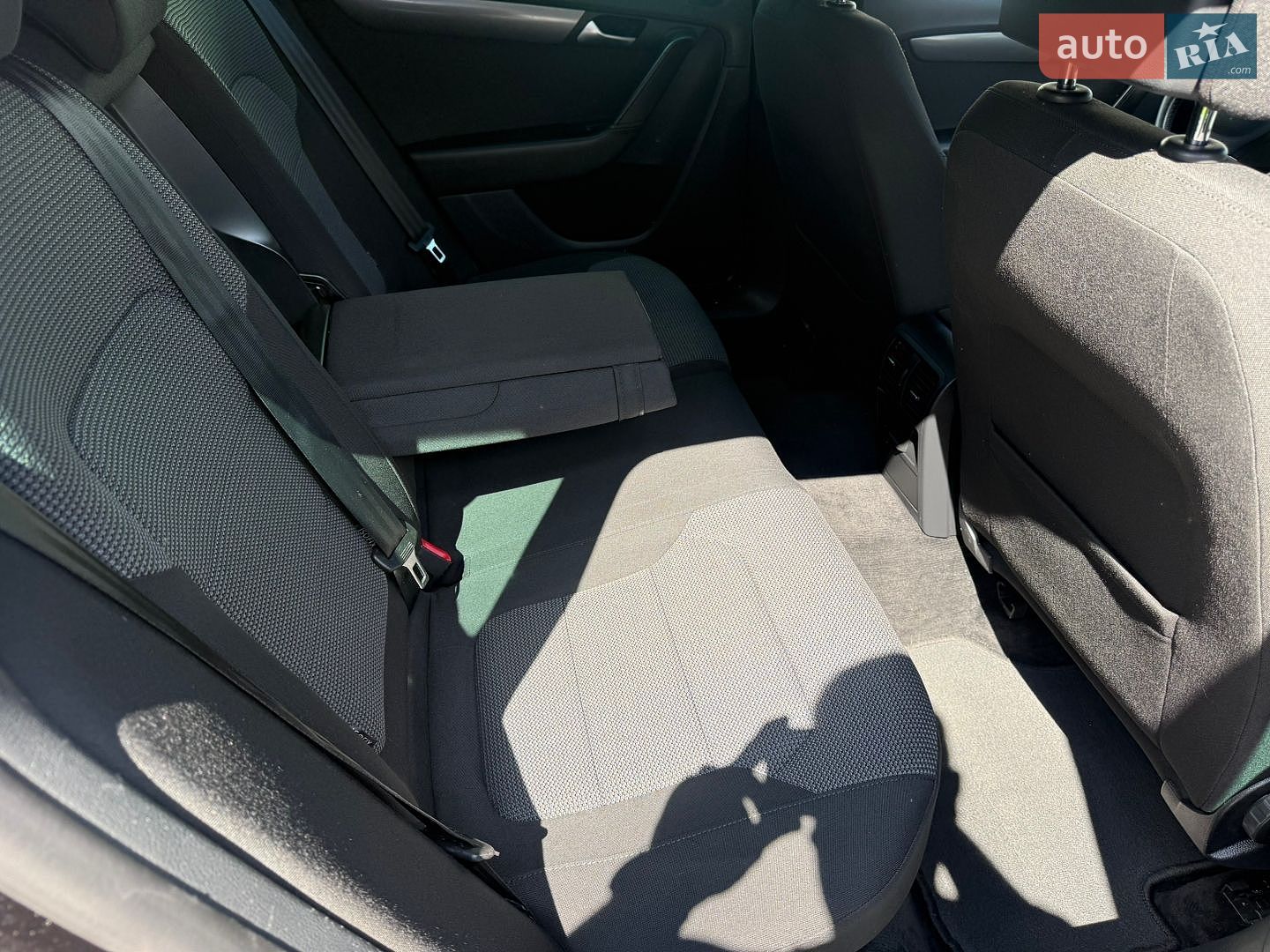 Volkswagen Passat 2014 VIN WVWZZZ3CZEE141147 фото оголошення 20 з 35