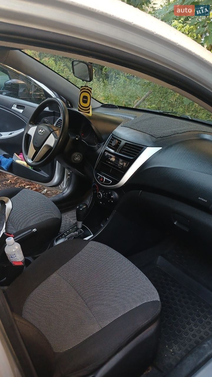 Hyundai Accent 2011 VIN Z94CT41CBBR033409 фото оголошення 3 з 4