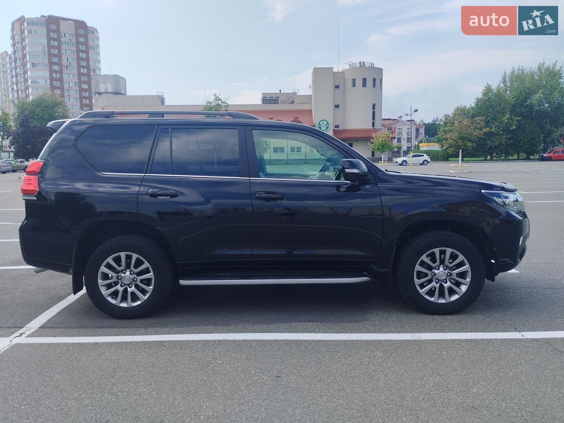 Toyota Land Cruiser Prado 2018 VIN JTEBR3FJ60K098161 фото оголошення 8 з 18