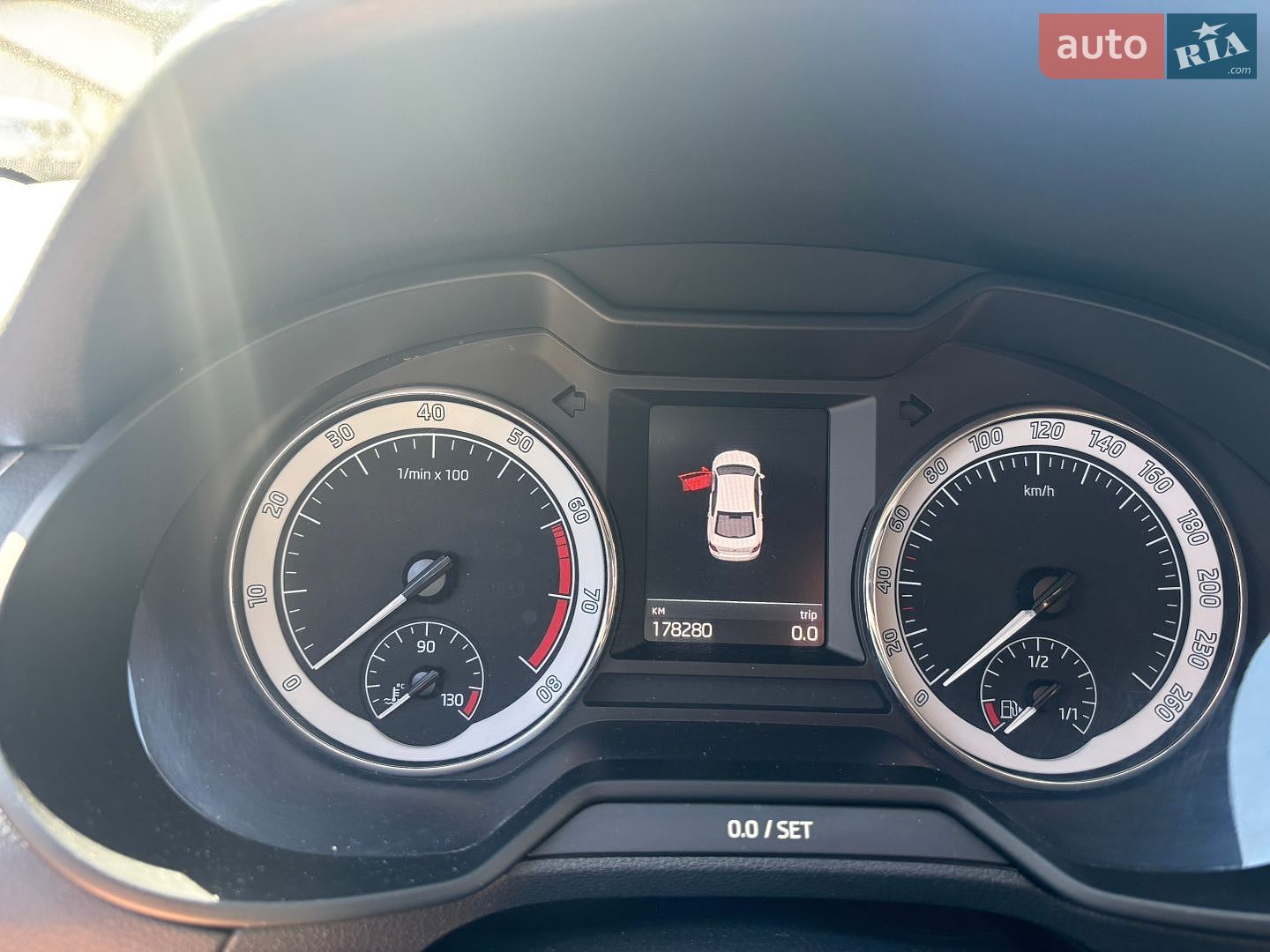 Skoda Octavia 2018 VIN Y6UAC2NE8JB008865 фото оголошення 7 з 14