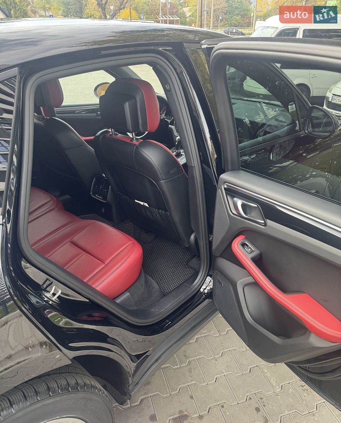 Porsche Macan 2018 VIN WP1AA2A54JLB09745 фото оголошення 10 з 19