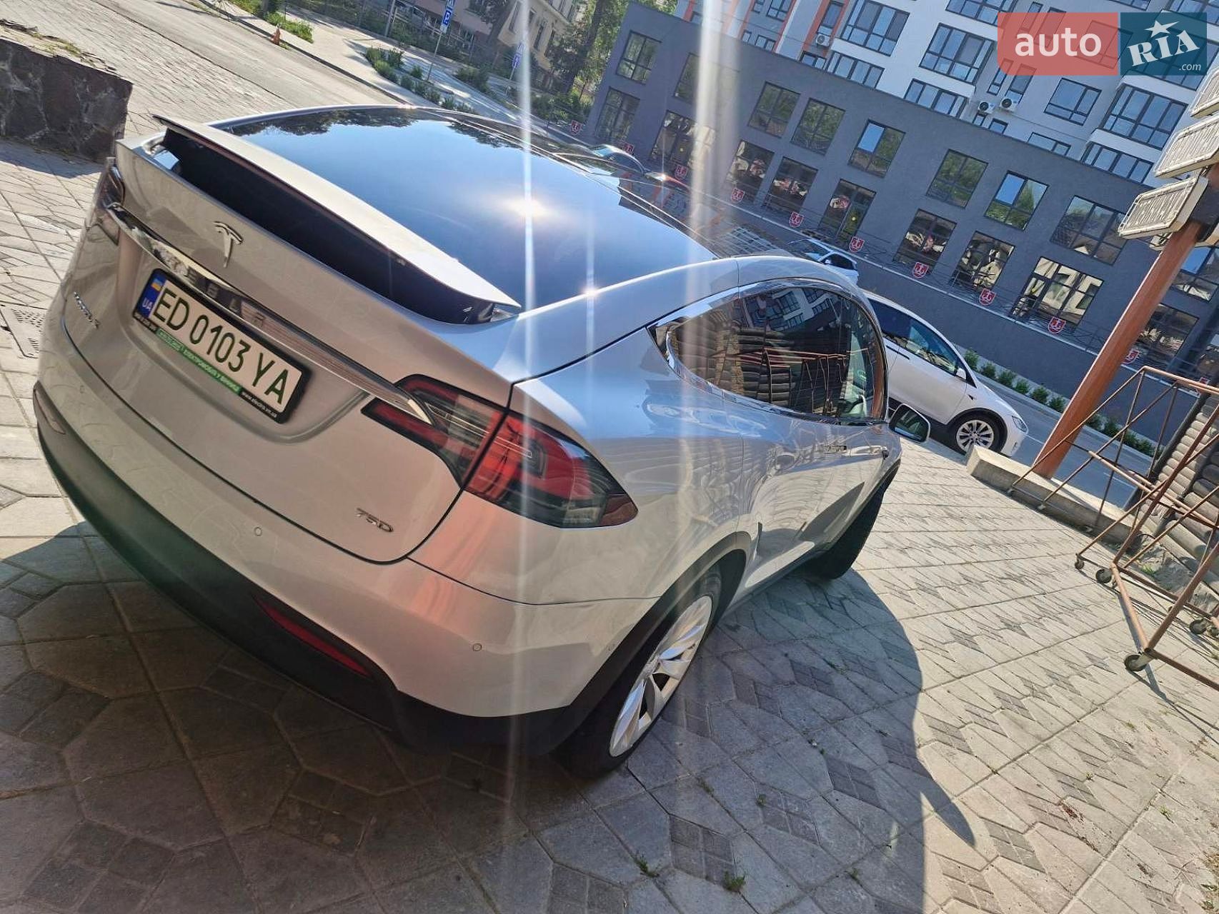 Tesla Model X 2018 VIN 5YJXCCE23JF095819 фото оголошення 7 з 20