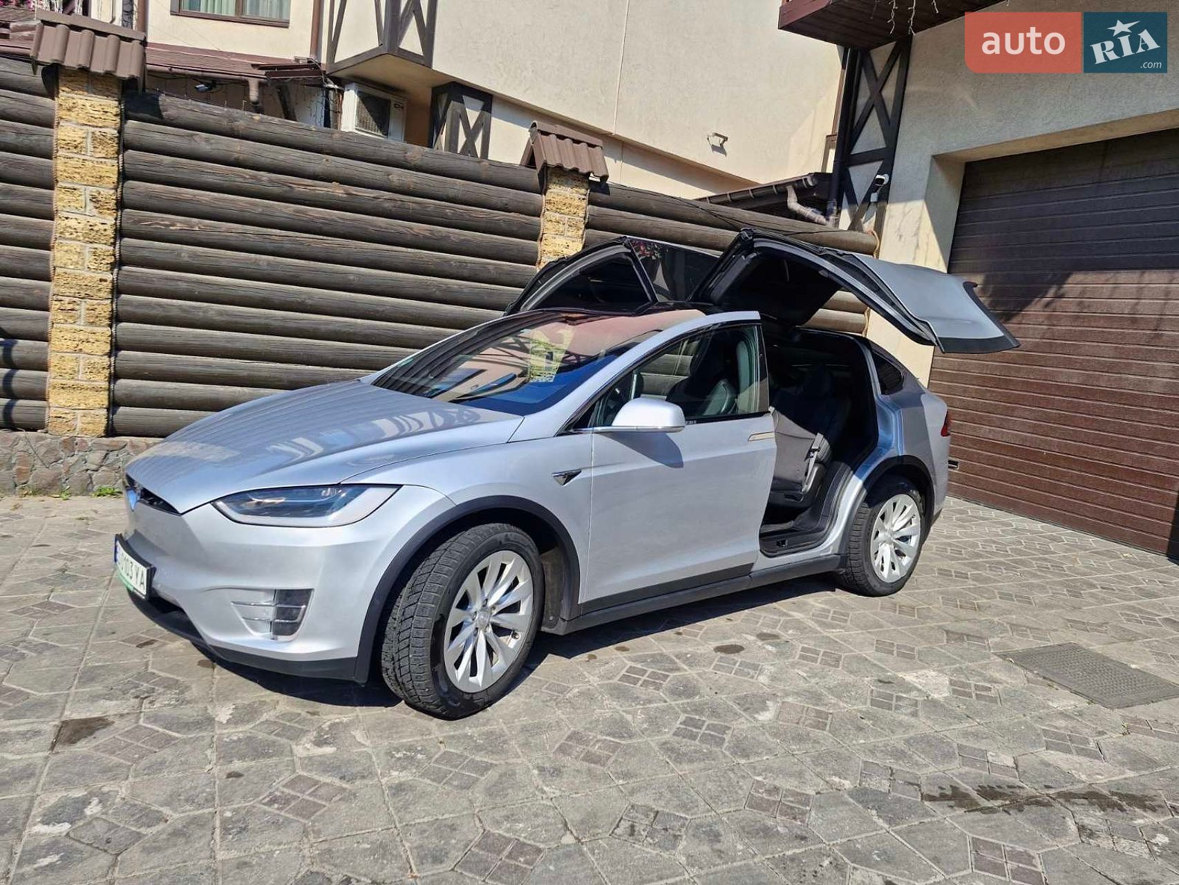 Tesla Model X 2018 VIN 5YJXCCE23JF095819 фото оголошення 3 з 20