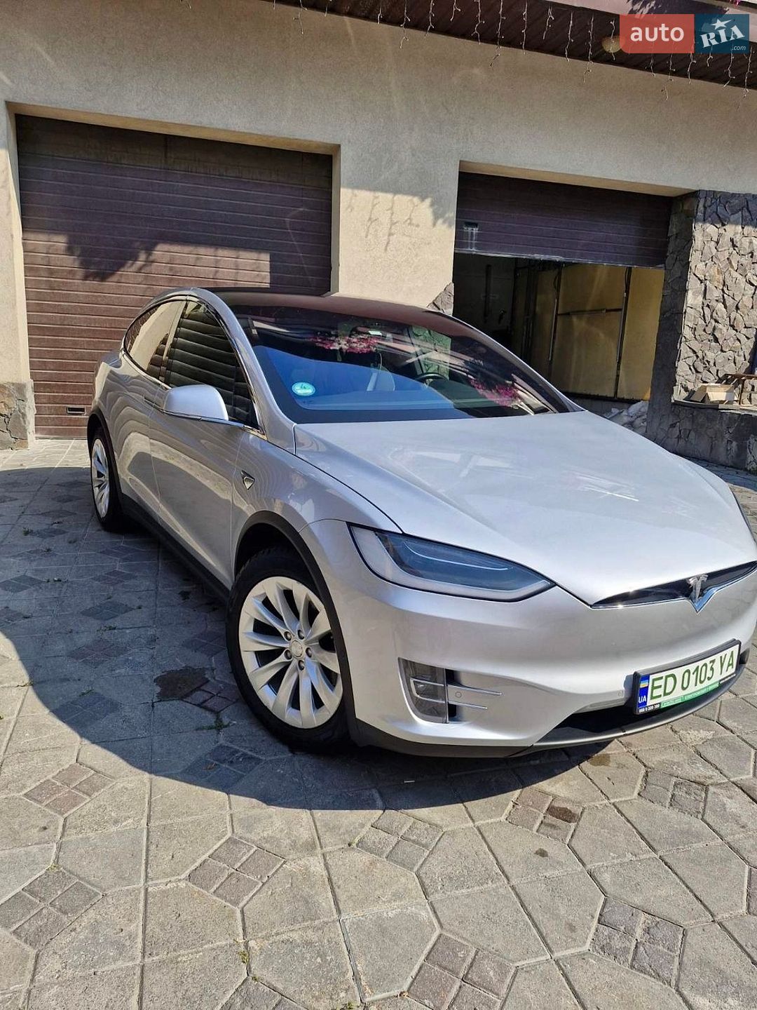 Tesla Model X 2018 VIN 5YJXCCE23JF095819 фото оголошення 4 з 20