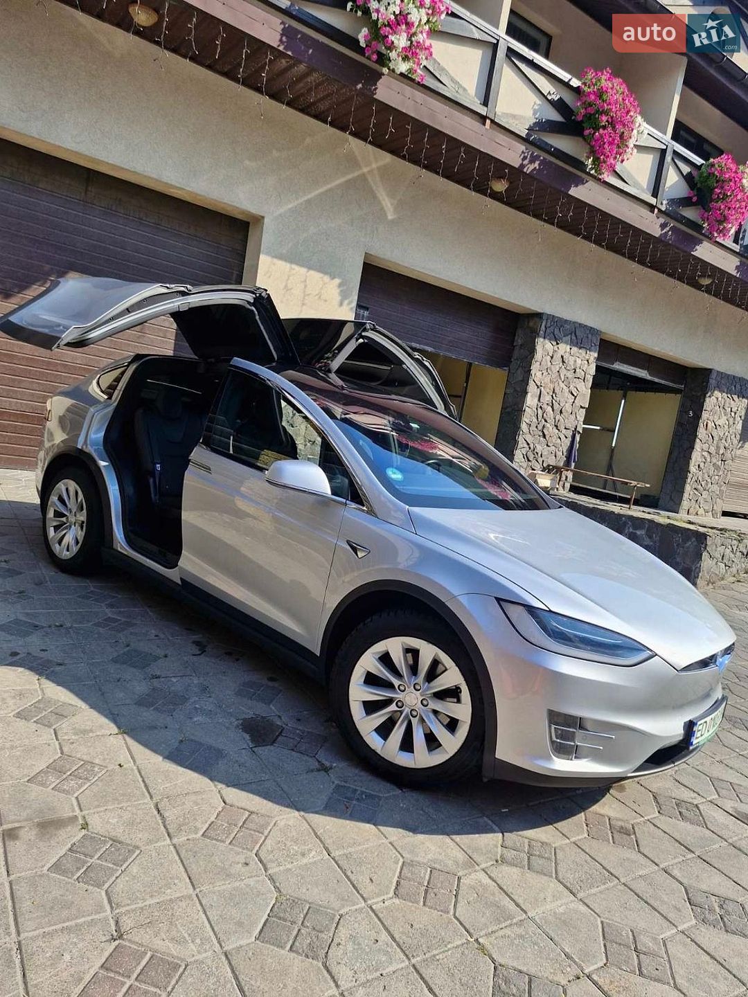 Tesla Model X 2018 VIN 5YJXCCE23JF095819 фото оголошення 17 з 20