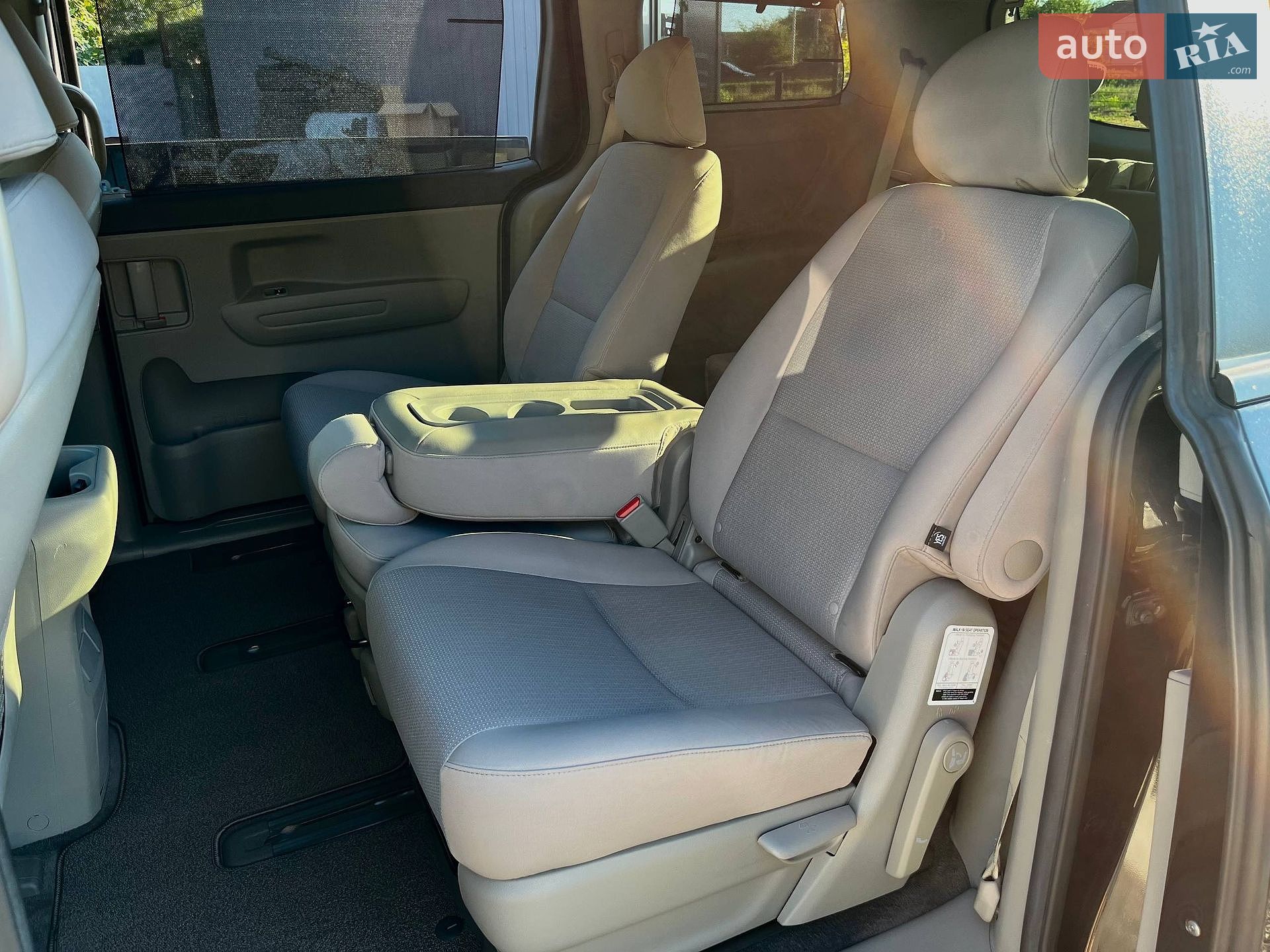 Kia Sedona 2016 VIN KNDMB5C13G6205770 фото оголошення 14 з 34