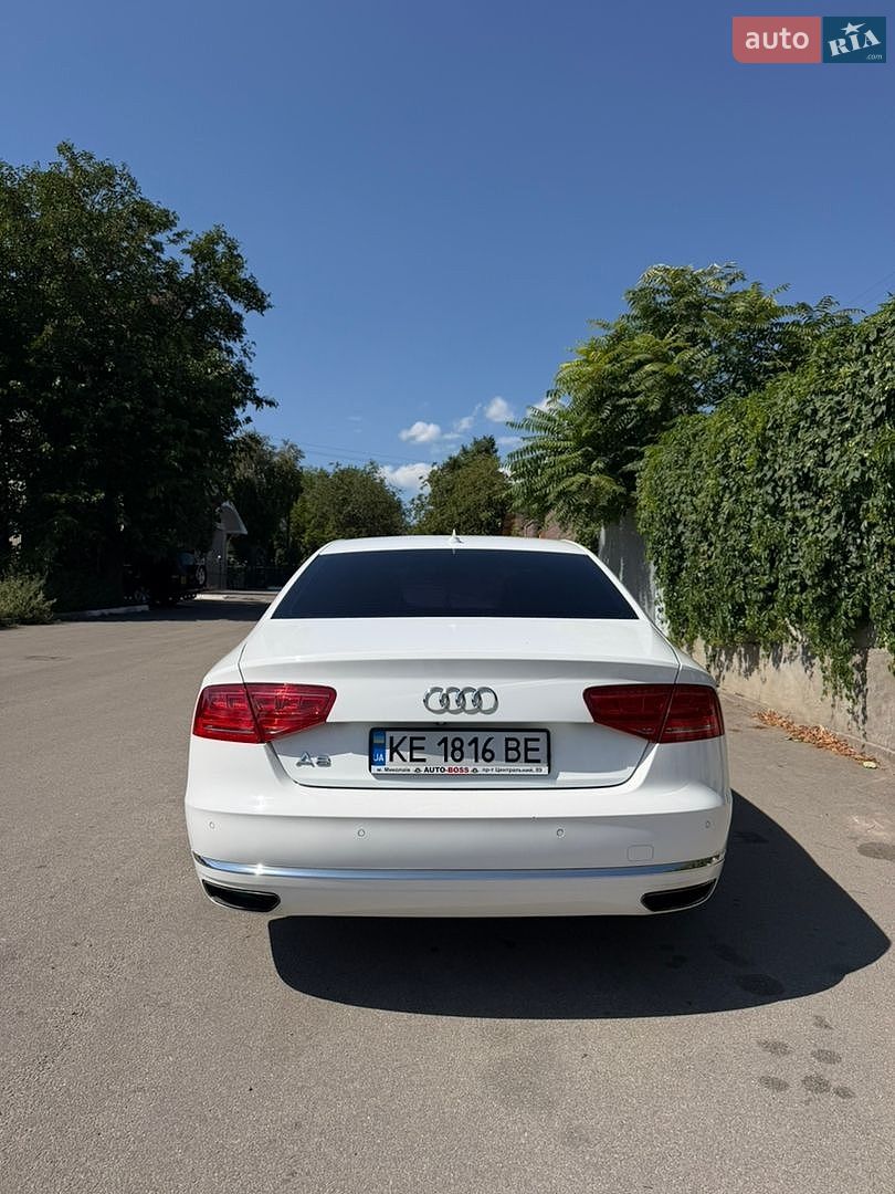 Audi A8 2012 VIN WAUZZZ4H5DN012040 фото оголошення 8 з 19