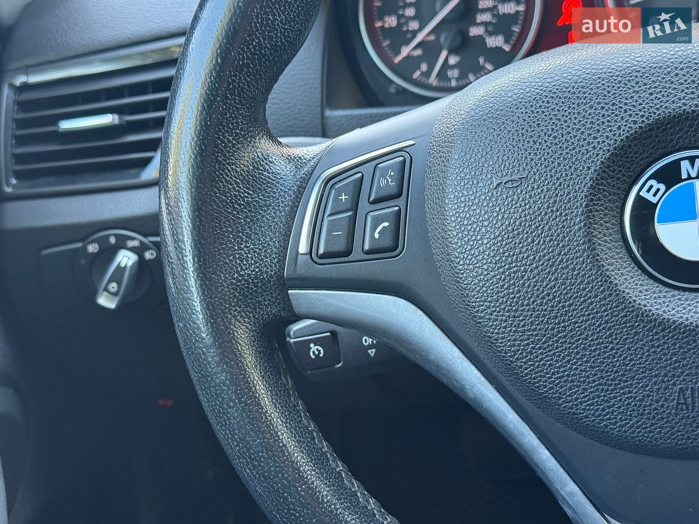BMW X1 2013 VIN WBAVM1C50EVW49389 фото оголошення 30 з 41