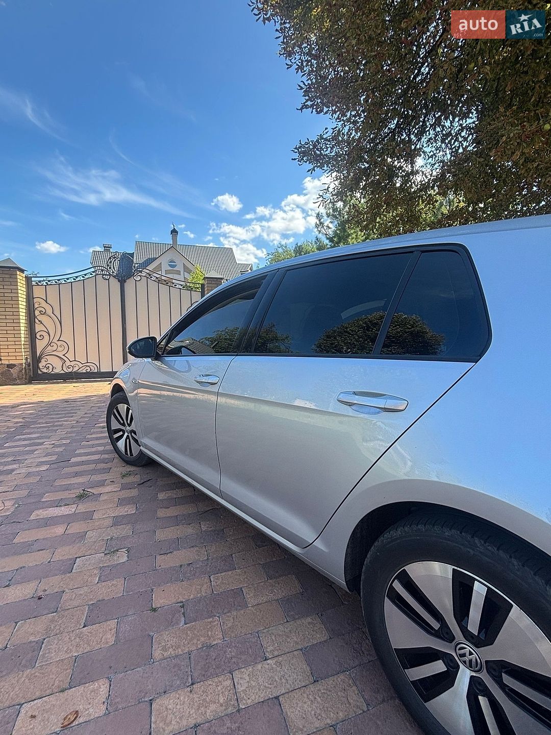 Volkswagen e-Golf 2019 VIN WVWZZZAUZK8910424 фото оголошення 7 з 17