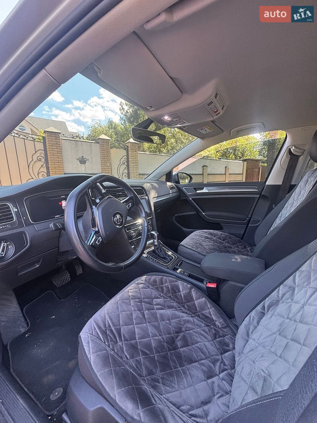 Volkswagen e-Golf 2019 VIN WVWZZZAUZK8910424 фото оголошення 10 з 17