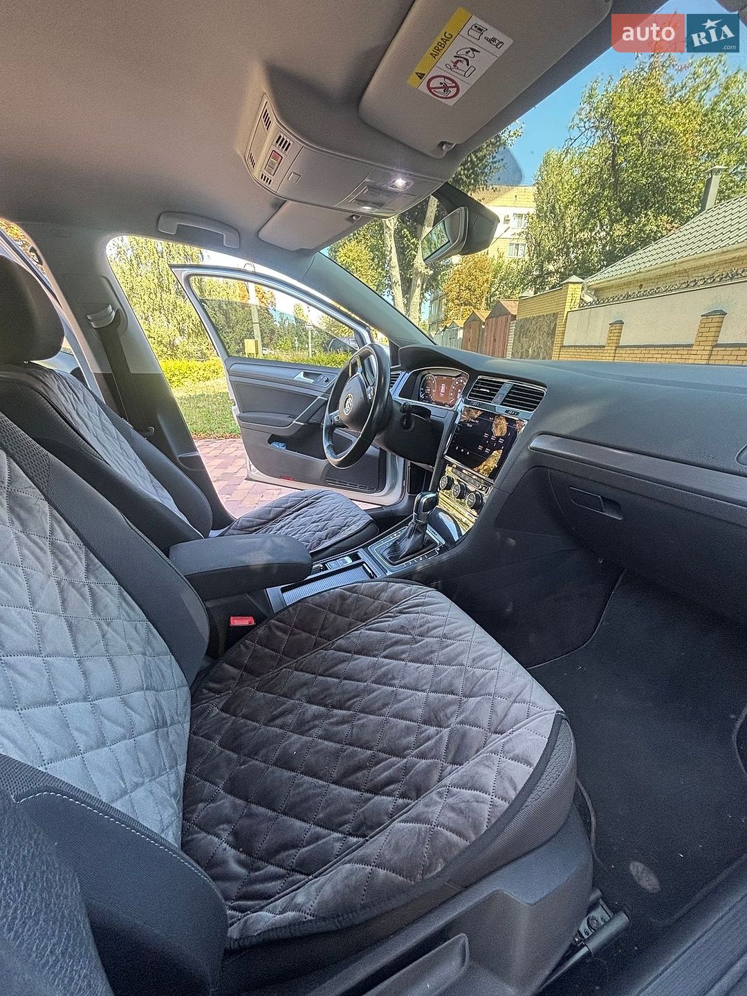 Volkswagen e-Golf 2019 VIN WVWZZZAUZK8910424 фото оголошення 11 з 17
