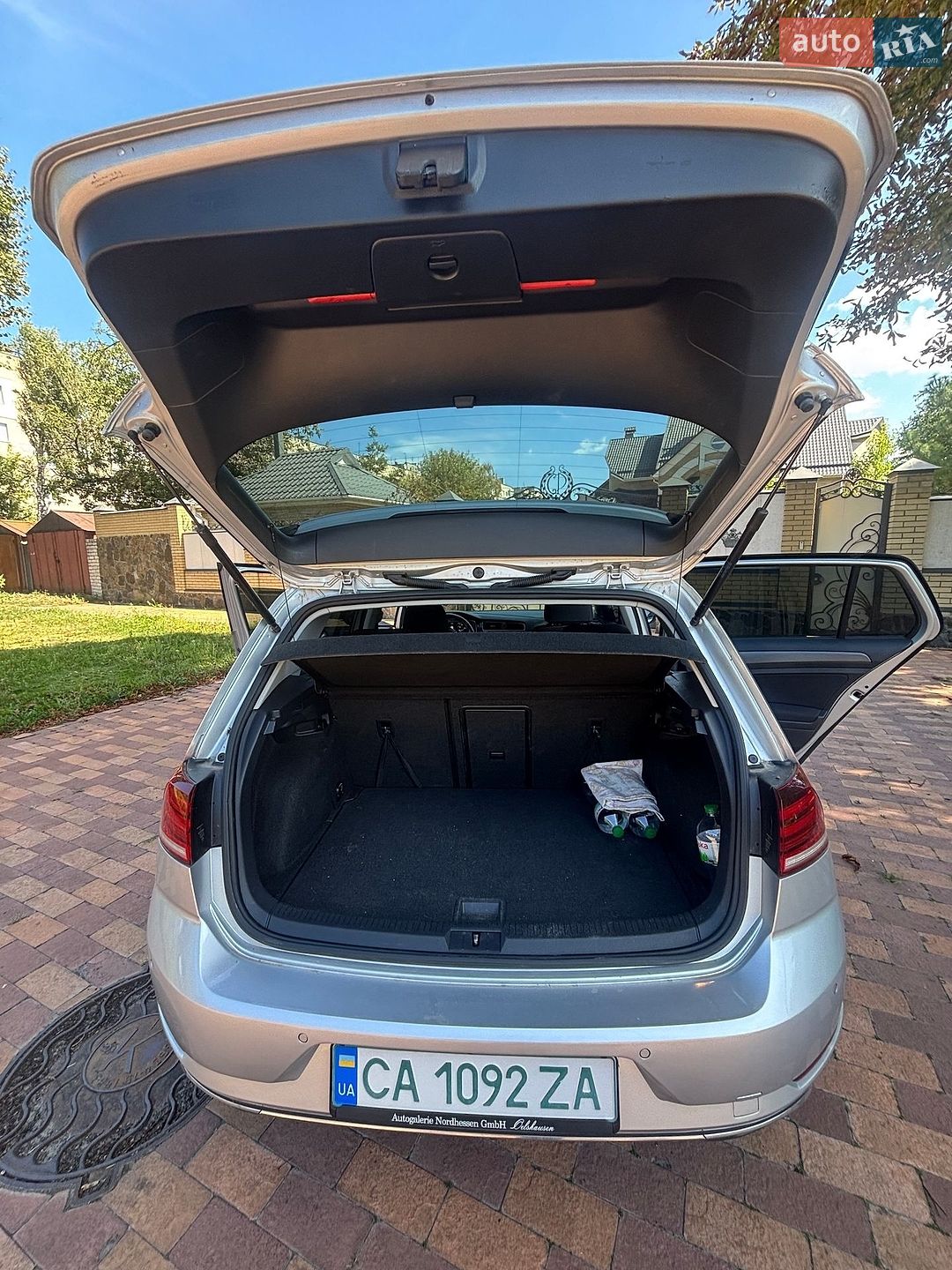 Volkswagen e-Golf 2019 VIN WVWZZZAUZK8910424 фото оголошення 17 з 17